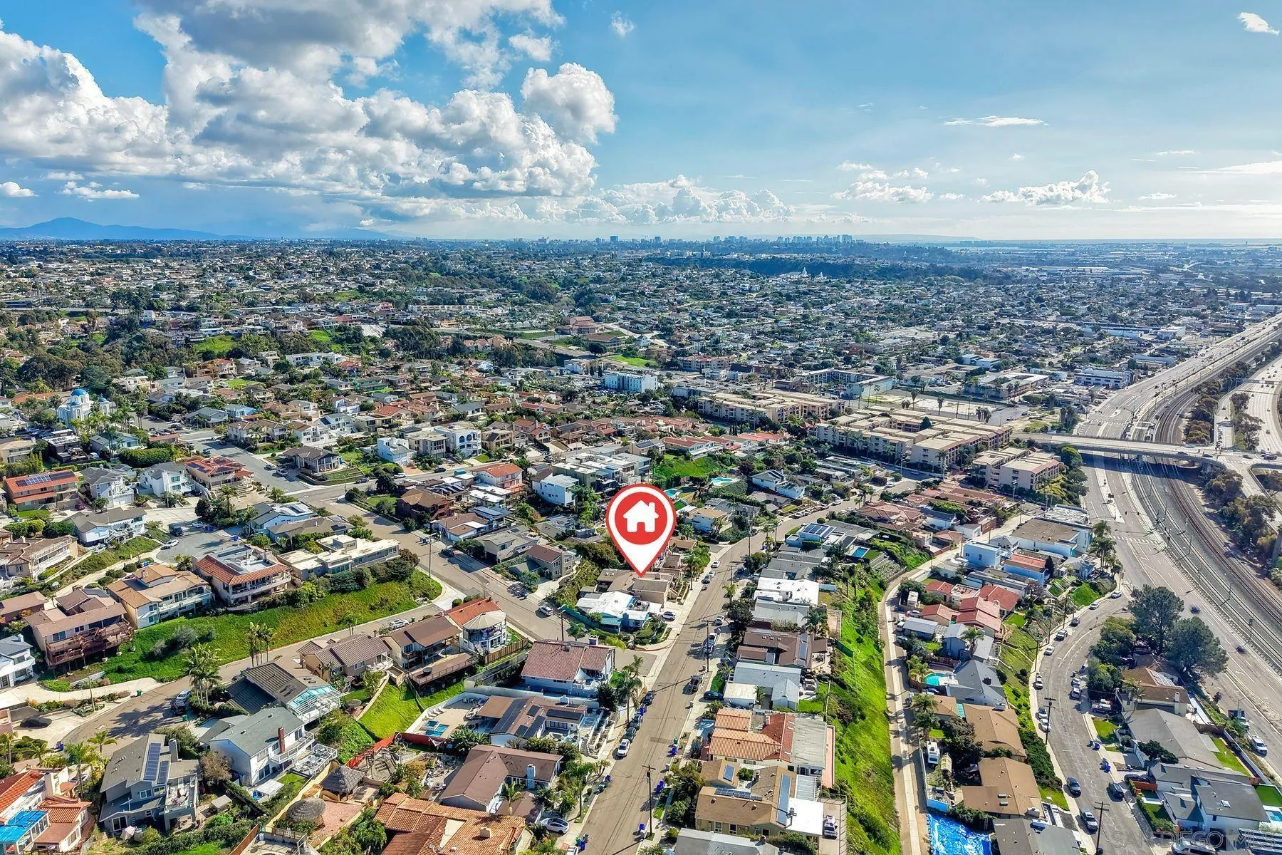 https://cdn.realtyfeed.com/cdn/127/260004759/3a296602dba15cbfd4e544b4c928d279.webp