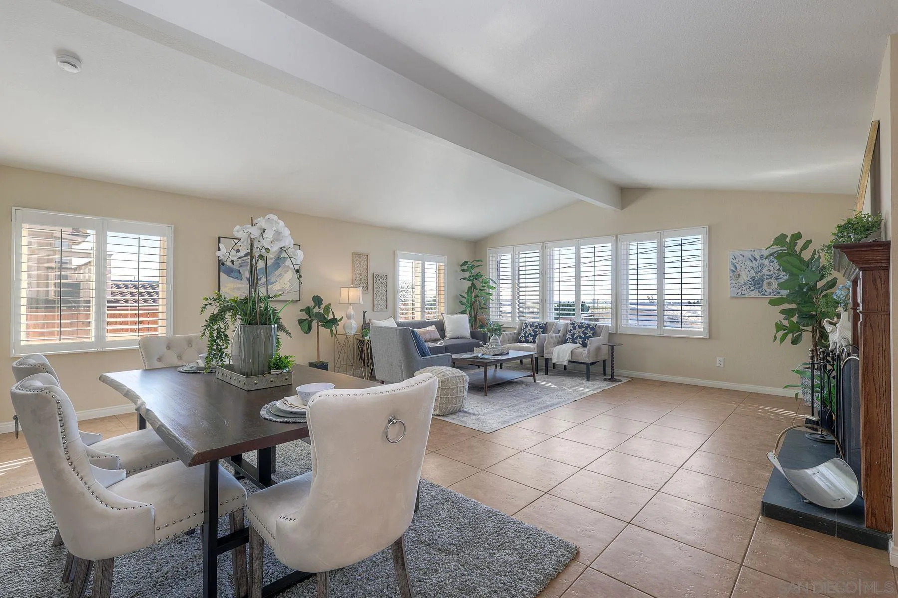 https://cdn.realtyfeed.com/cdn/127/260004759/617e609bc266fc76bf3c0b5b2114b38c.webp