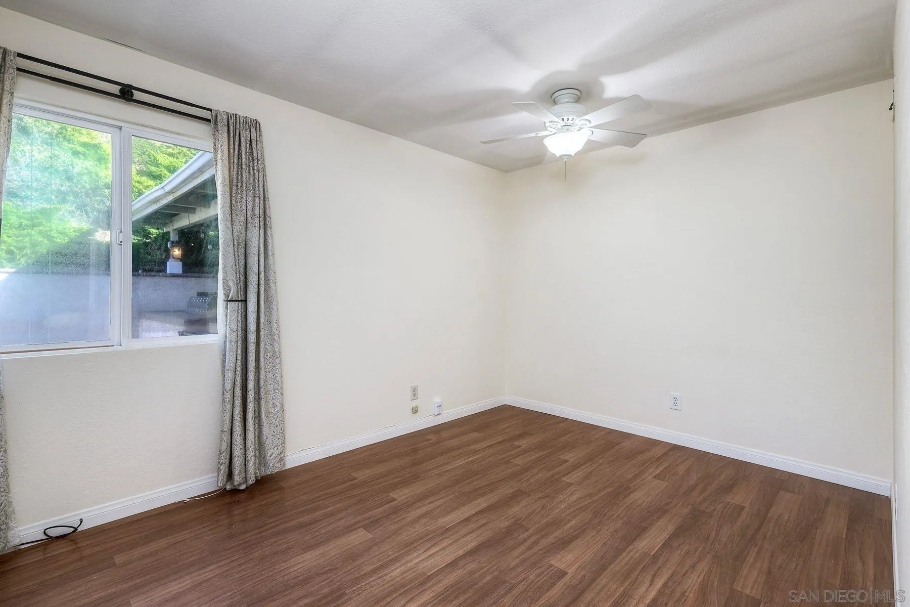https://cdn.realtyfeed.com/cdn/127/260004759/62eba413e3e7a7c7d1be355819843c38.webp