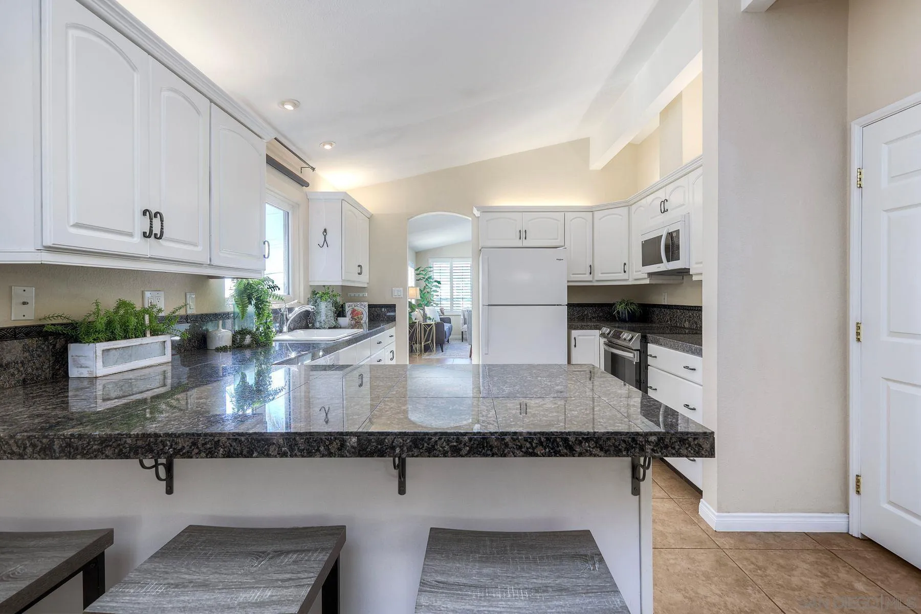 https://cdn.realtyfeed.com/cdn/127/260004759/8c0813632b8f52f49e7d1540fb051e20.webp