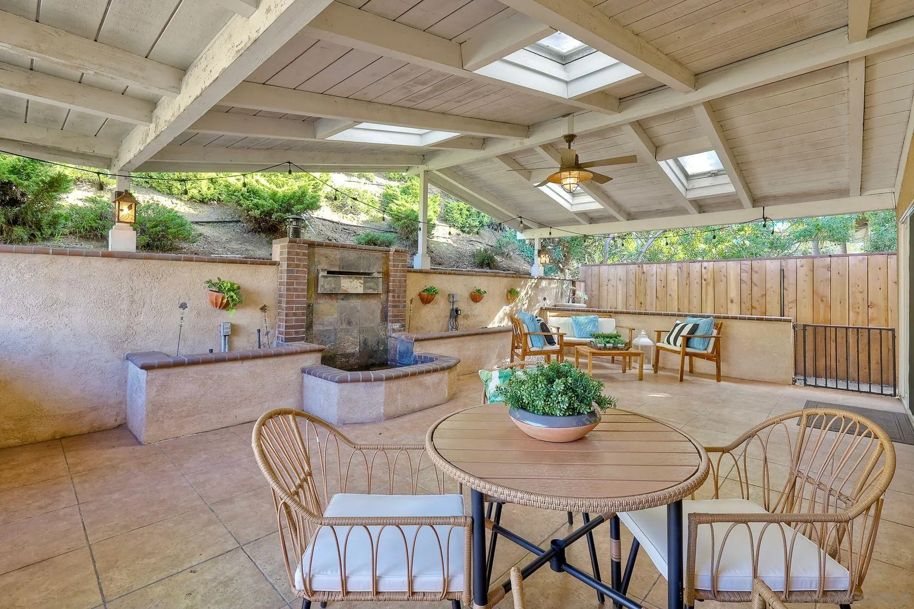 https://cdn.realtyfeed.com/cdn/127/260004759/925a9a5ba5a45996edb932bbc167d3e9.webp