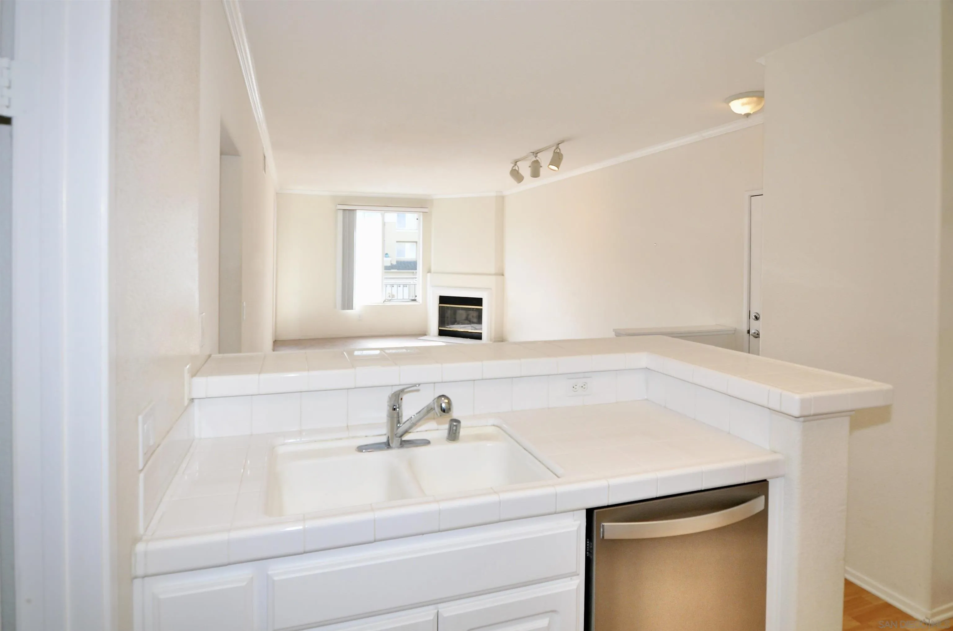 Photo #5: 260004760 Listing: Photo #5