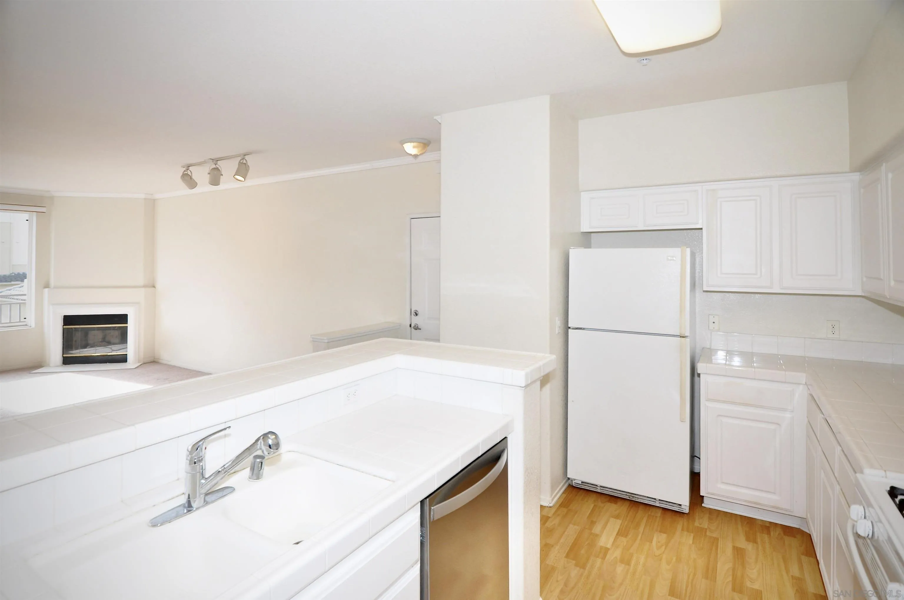 Photo #6: 260004760 Listing: Photo #6