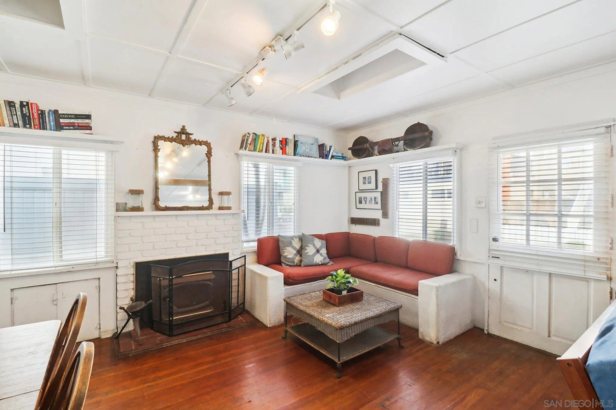 https://cdn.realtyfeed.com/cdn/127/260004761/2ac590923bdcc6ed7f39230fe5b0d756.webp