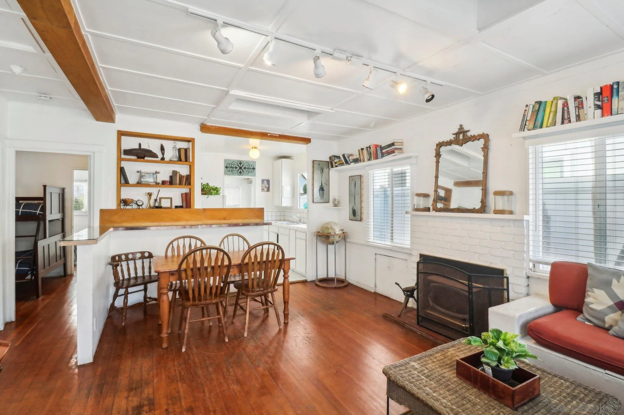 https://cdn.realtyfeed.com/cdn/127/260004761/3fc2a34fb31c33c977a401e995ccd292.webp
