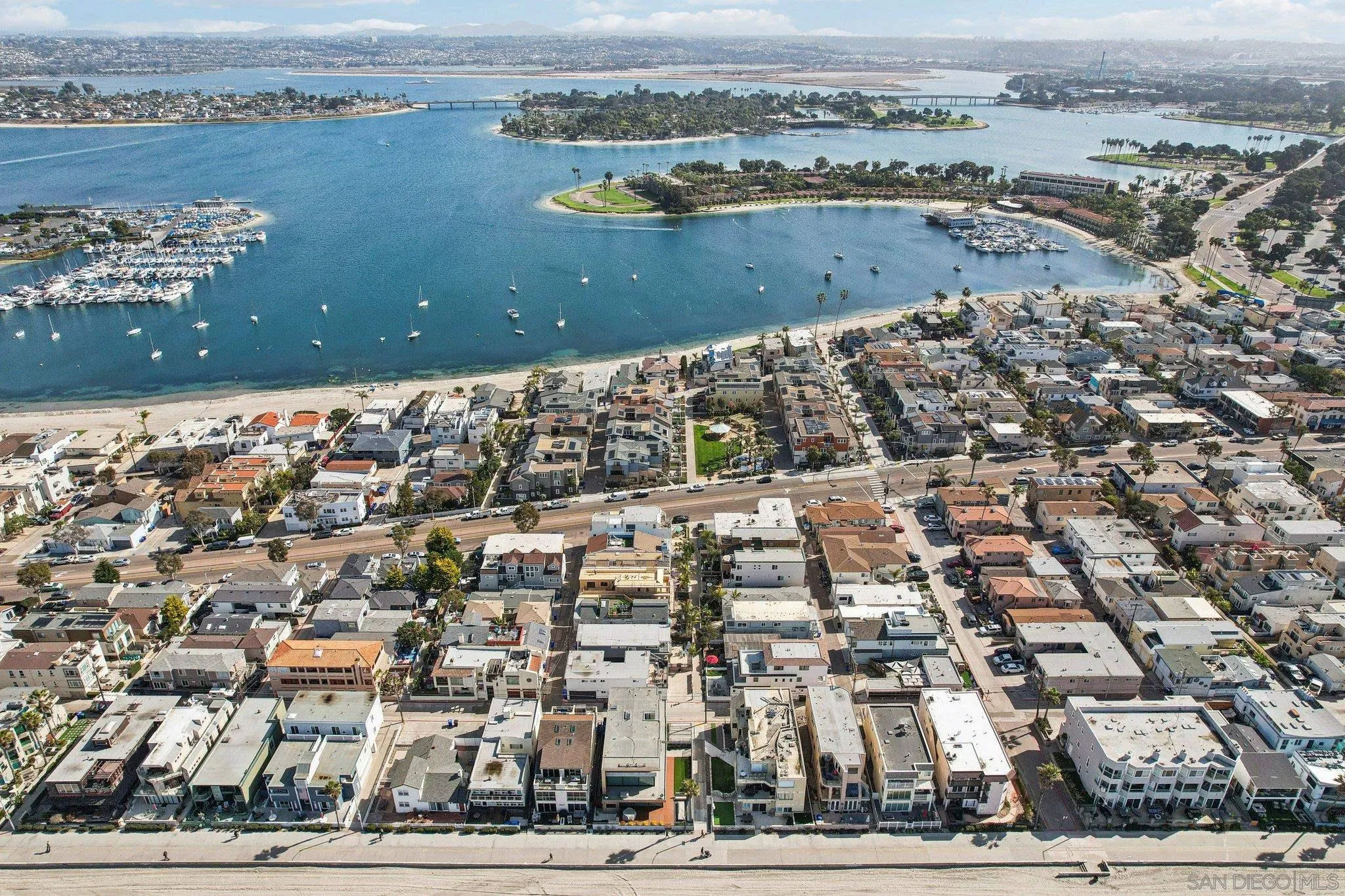https://cdn.realtyfeed.com/cdn/127/260004761/bf5bb693295f3826627f297f27fe33a2.webp