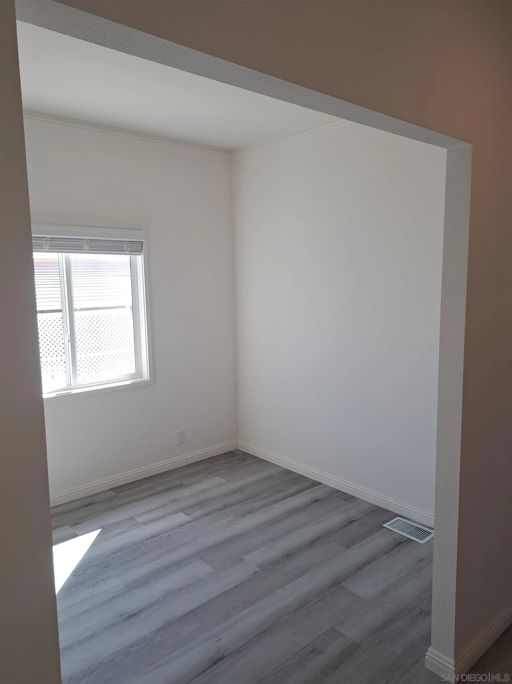 https://cdn.realtyfeed.com/cdn/127/260004770/3b81c02096c886d946bd259f63ea1448.webp