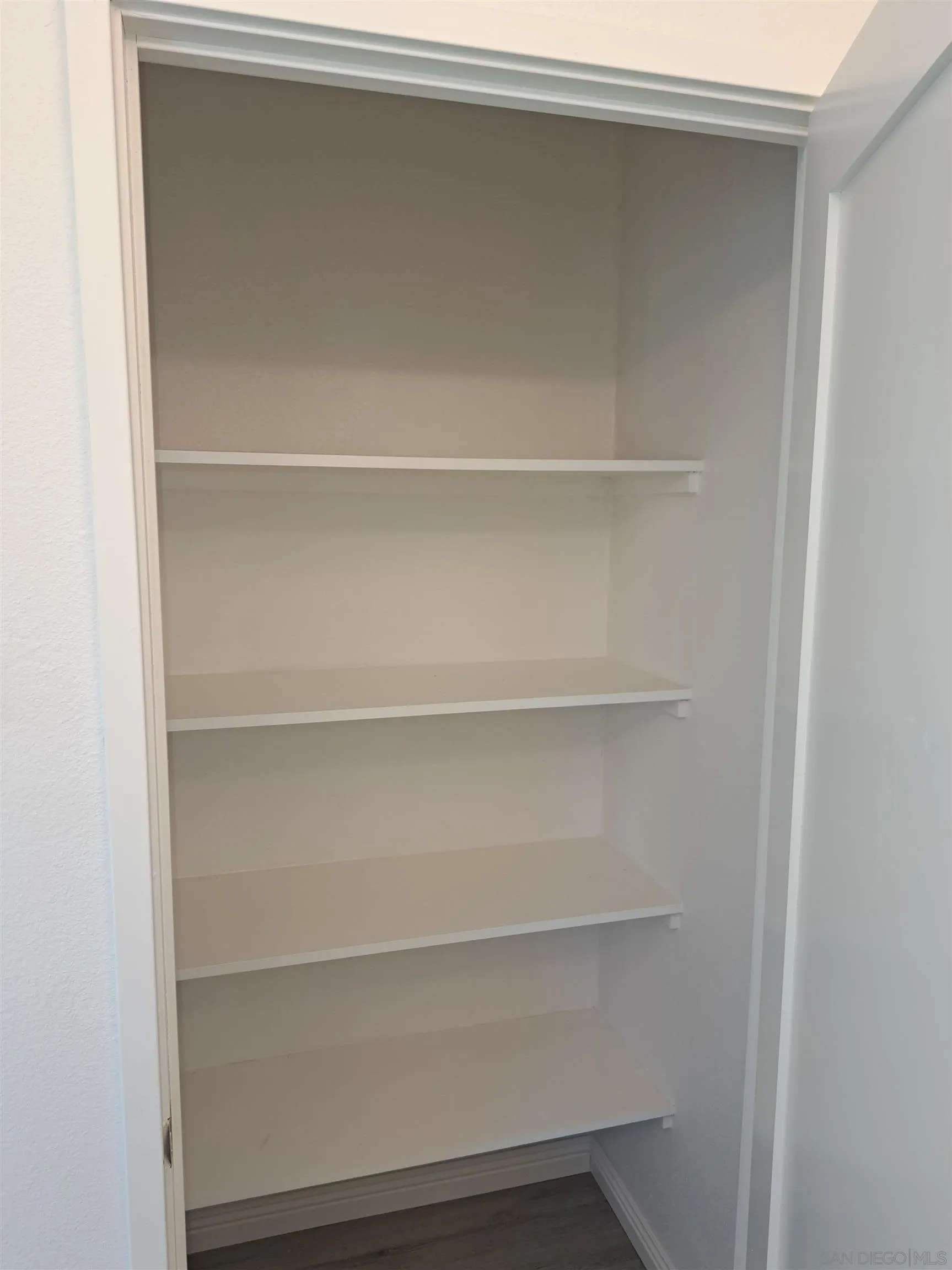https://cdn.realtyfeed.com/cdn/127/260004770/531921a419b18e86f71eff9792e69afc.webp