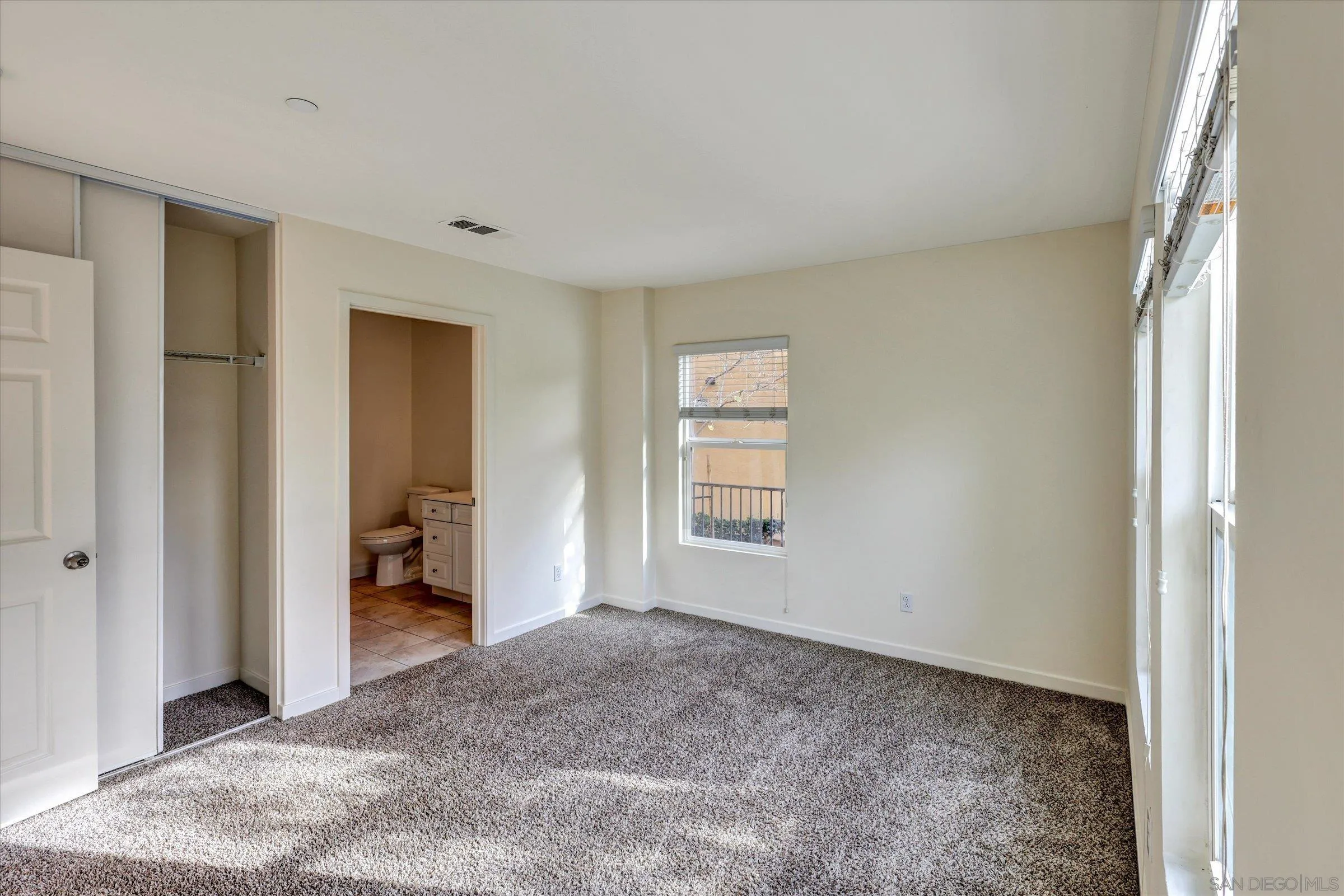 https://cdn.realtyfeed.com/cdn/127/260004777/541546ce189d1bdf64badcb2006449a8.webp
