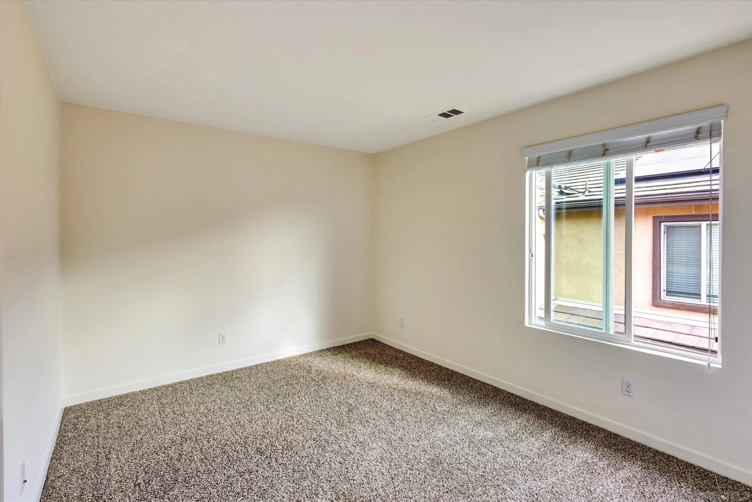 https://cdn.realtyfeed.com/cdn/127/260004777/663e7e7f6179964dd20d752076f4b72f.webp