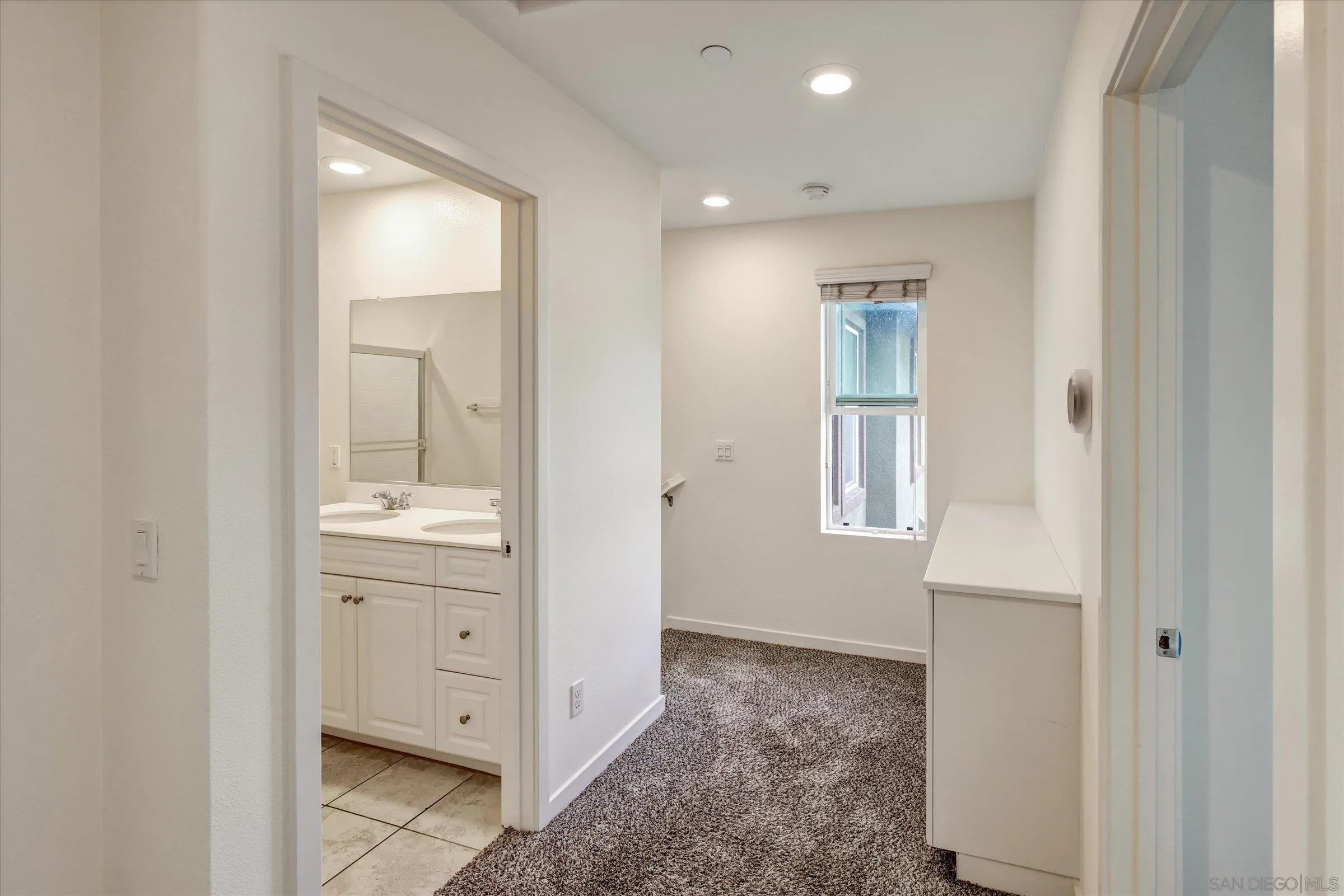 https://cdn.realtyfeed.com/cdn/127/260004777/c3a3afc48cfc3a07152c93011acb315c.webp