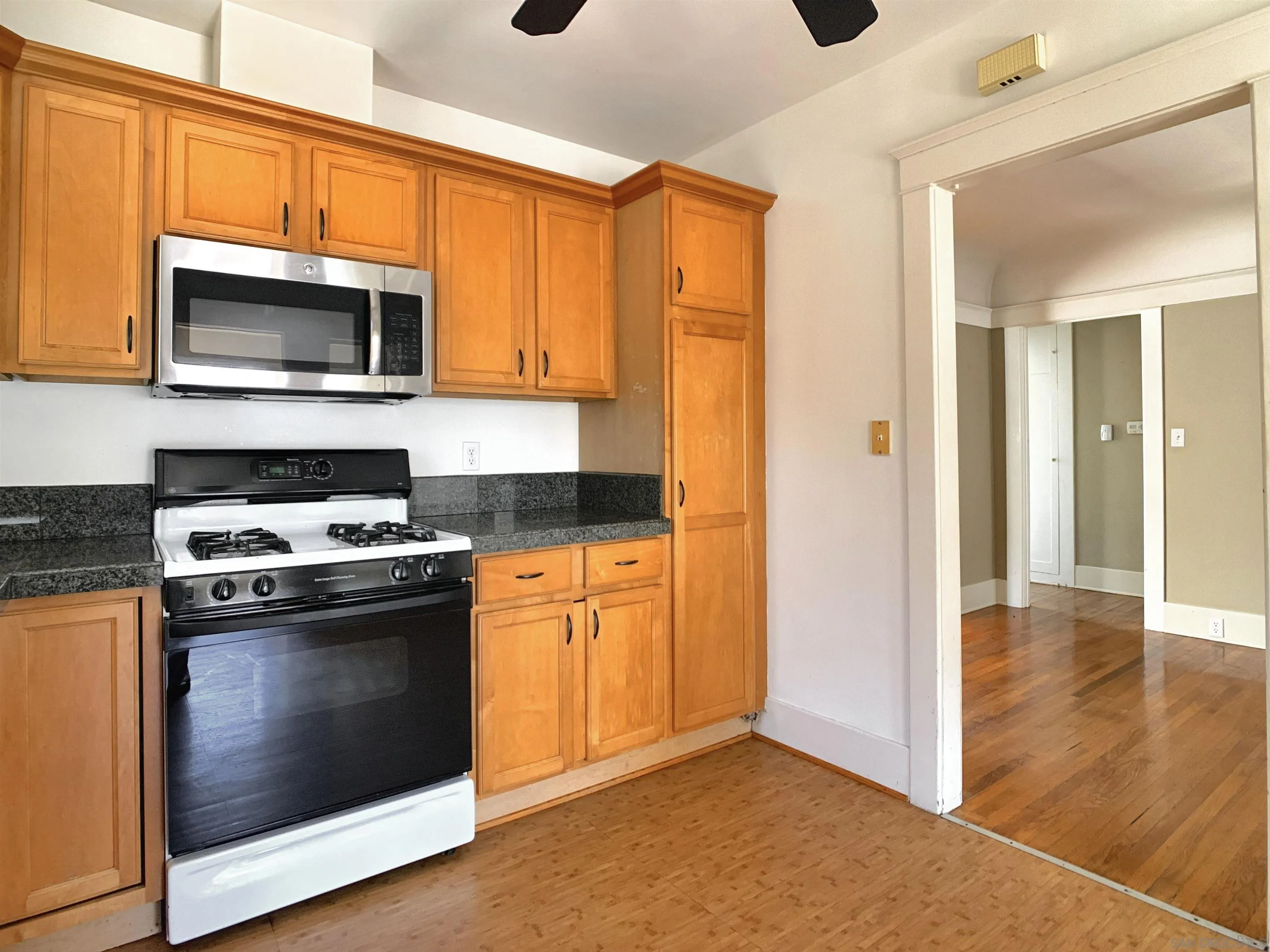 https://cdn.realtyfeed.com/cdn/127/260004782/363792288544a023514c7febd74243d9.webp