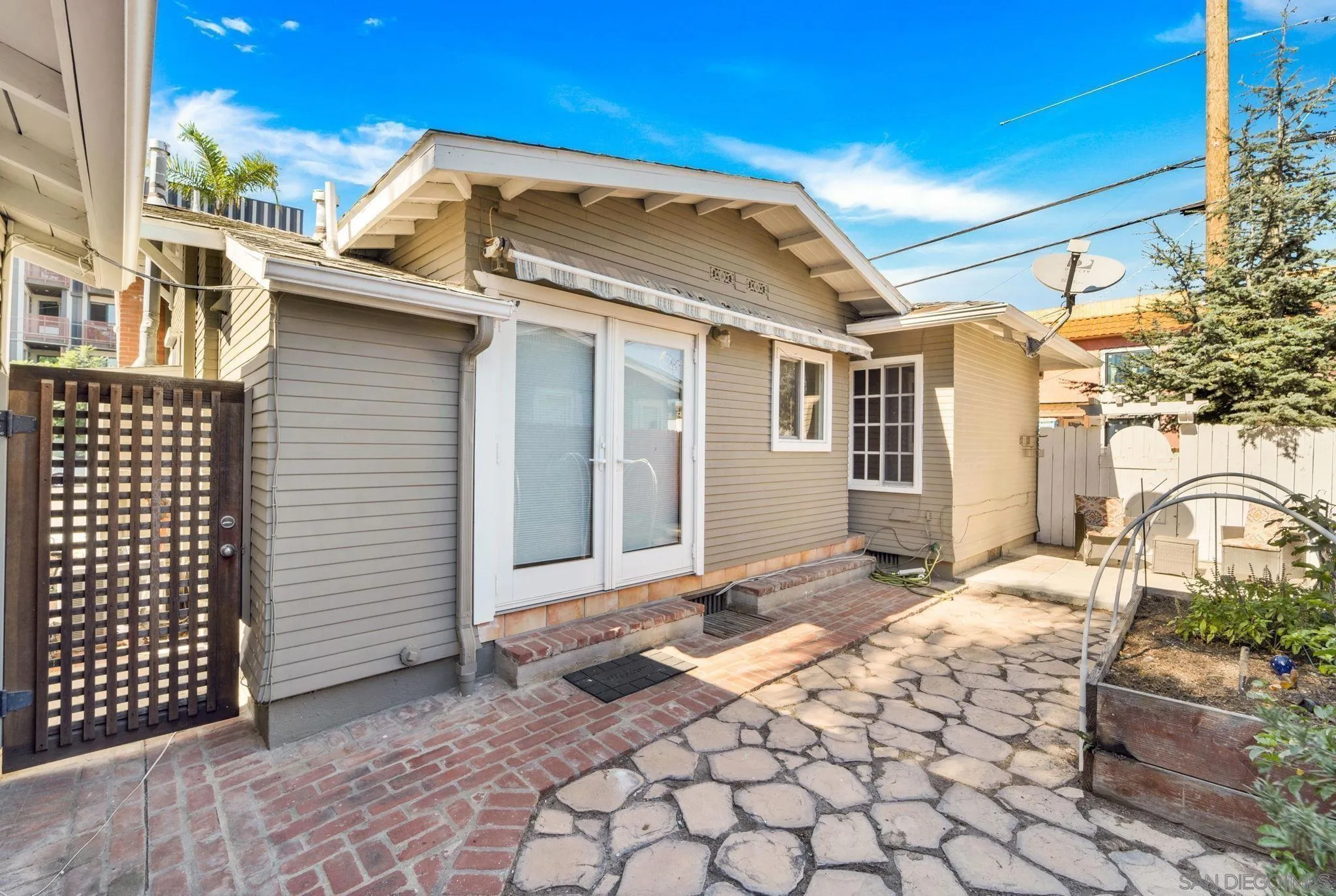 https://cdn.realtyfeed.com/cdn/127/260004782/3efe0b3d36709f8f80e6b700f52e38b9.webp