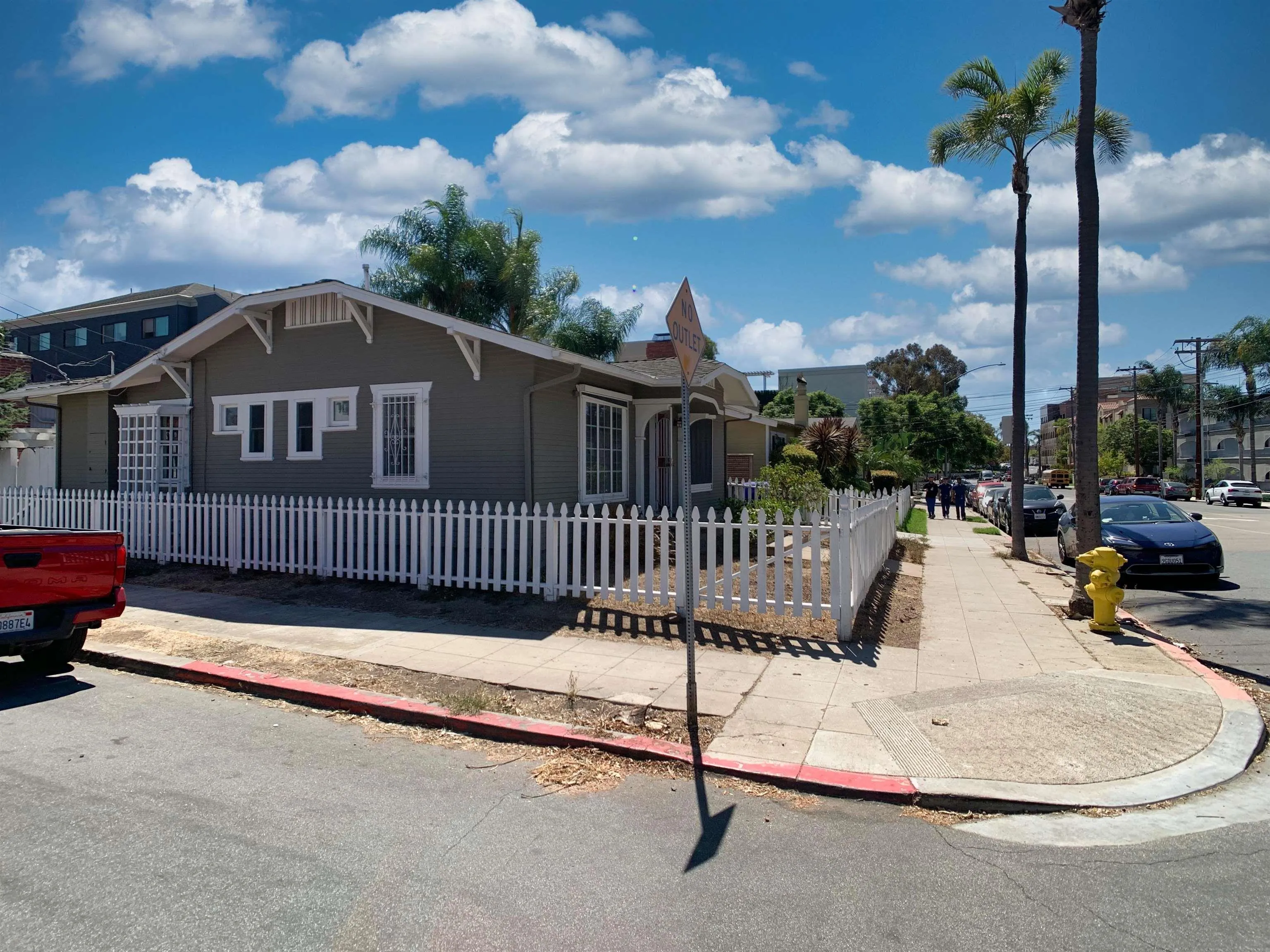 https://cdn.realtyfeed.com/cdn/127/260004782/f979b194f6dde6d3475f95e84b69c5b5.webp