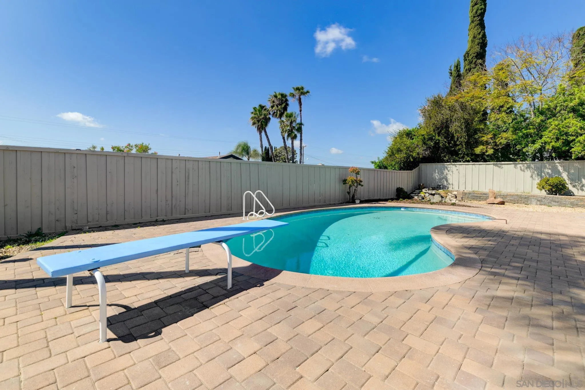 https://cdn.realtyfeed.com/cdn/127/260004788/176a8589eb4ccce205e6495d789707da.webp