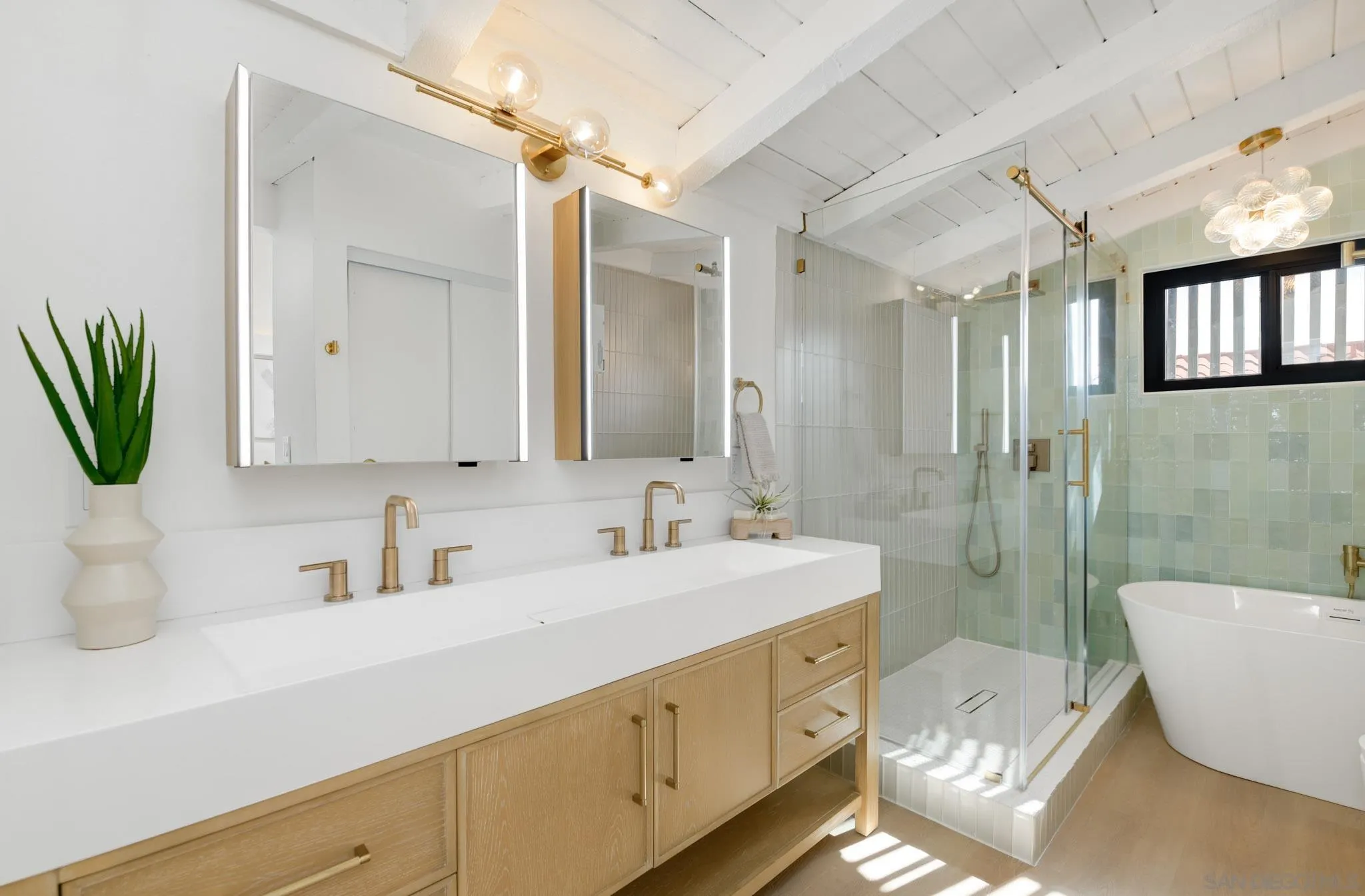 https://cdn.realtyfeed.com/cdn/127/260004788/9ac63070fad20b33b5eafc3aef65cf33.webp