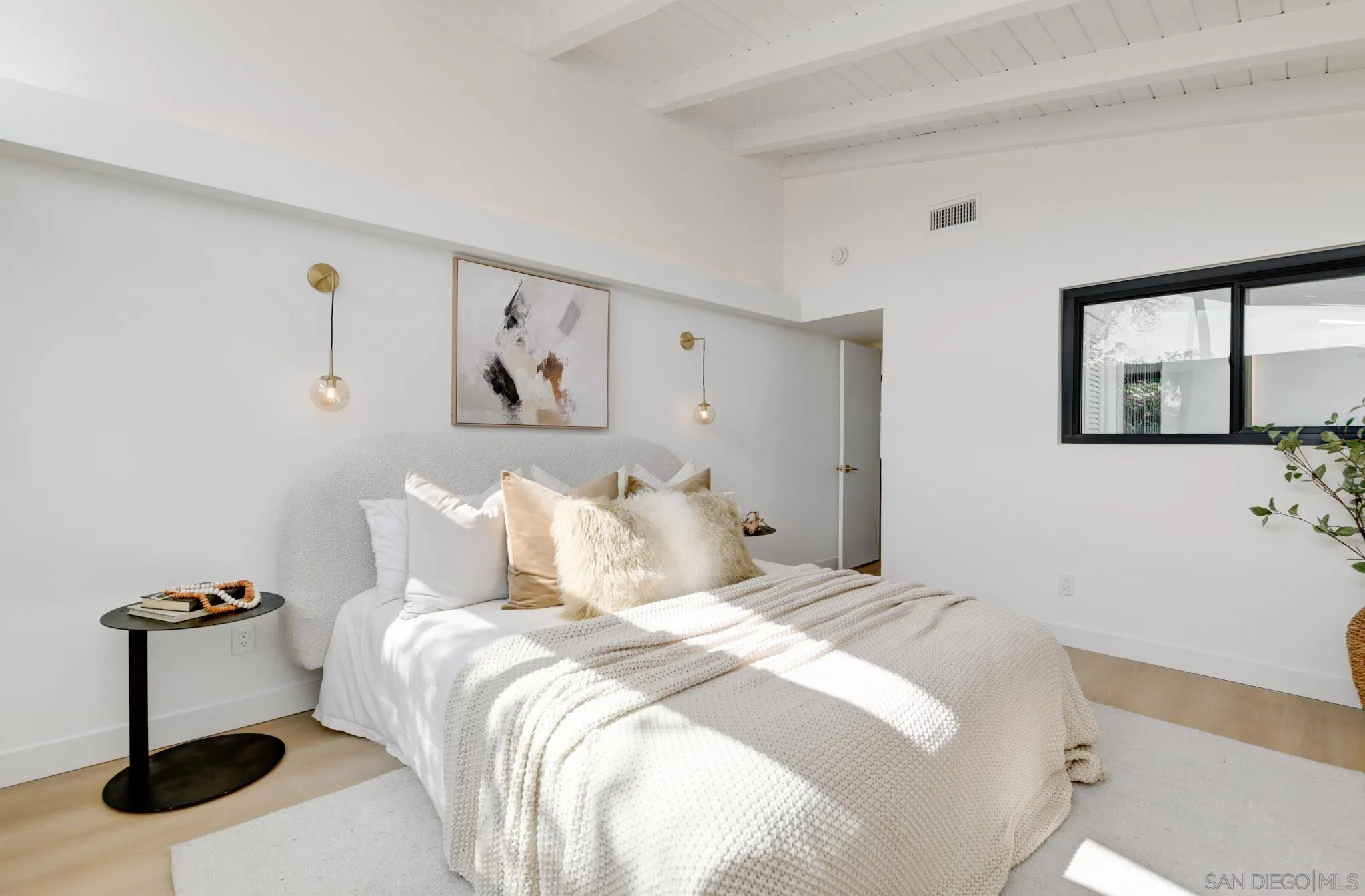https://cdn.realtyfeed.com/cdn/127/260004788/cc63562acdd847d193083b11a5e4ef44.webp