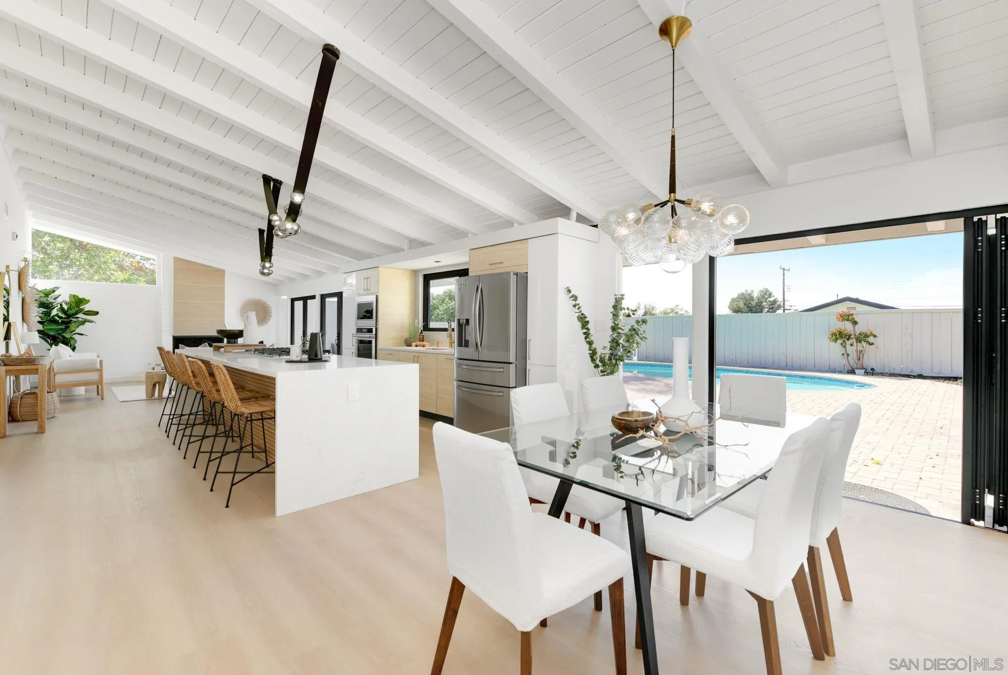 https://cdn.realtyfeed.com/cdn/127/260004788/e7fd46ace9cb471a899c1c9790e1df80.webp