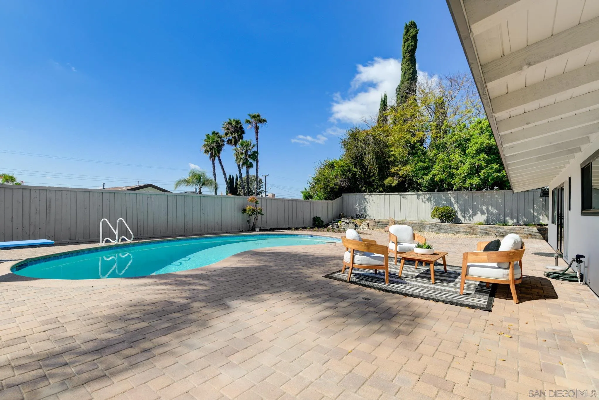 https://cdn.realtyfeed.com/cdn/127/260004788/ecaa055ad8e385f40044944f5af966e7.webp