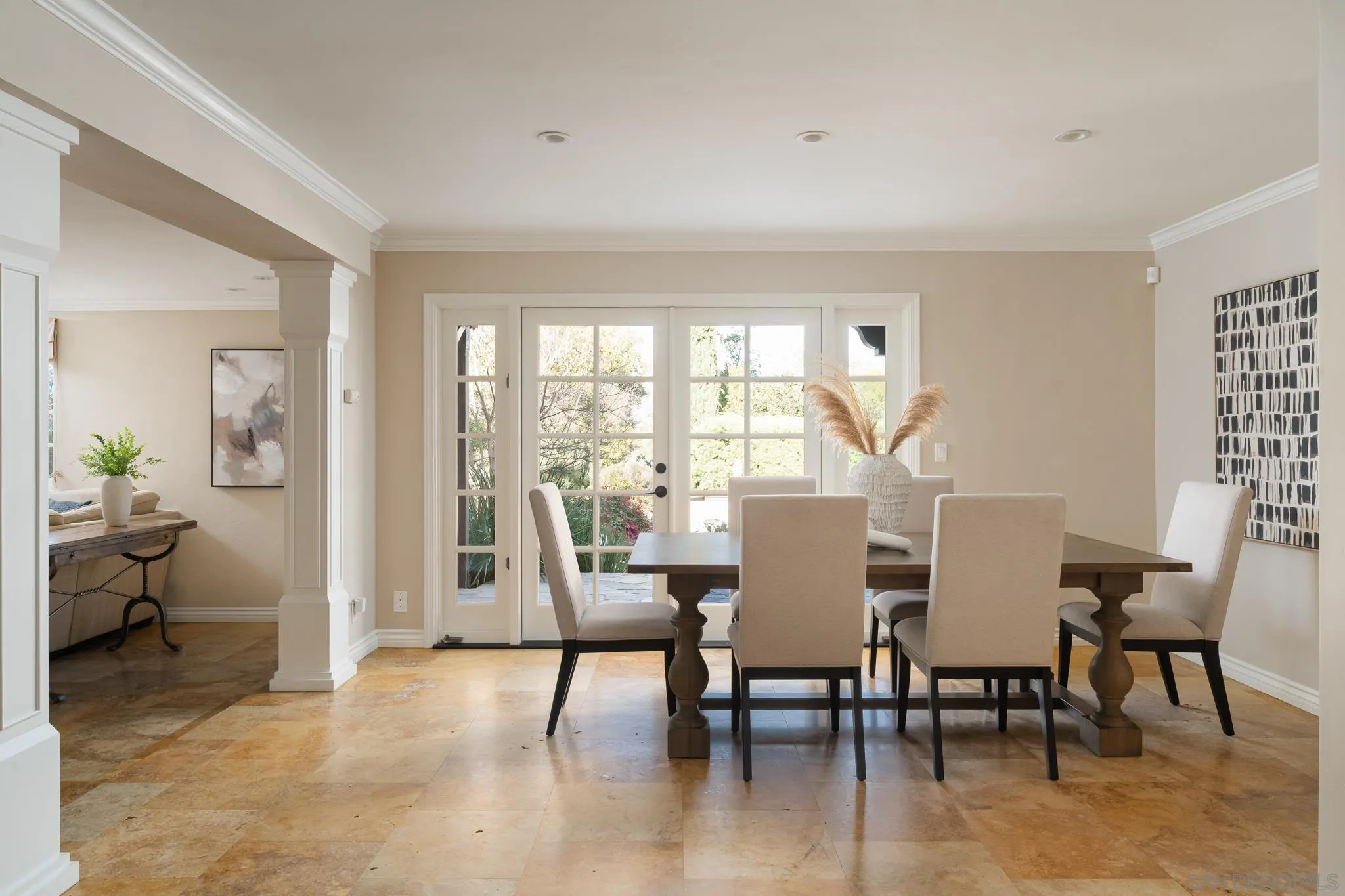 https://cdn.realtyfeed.com/cdn/127/260004794/50b29f7904958c977f279e2879c2b301.webp