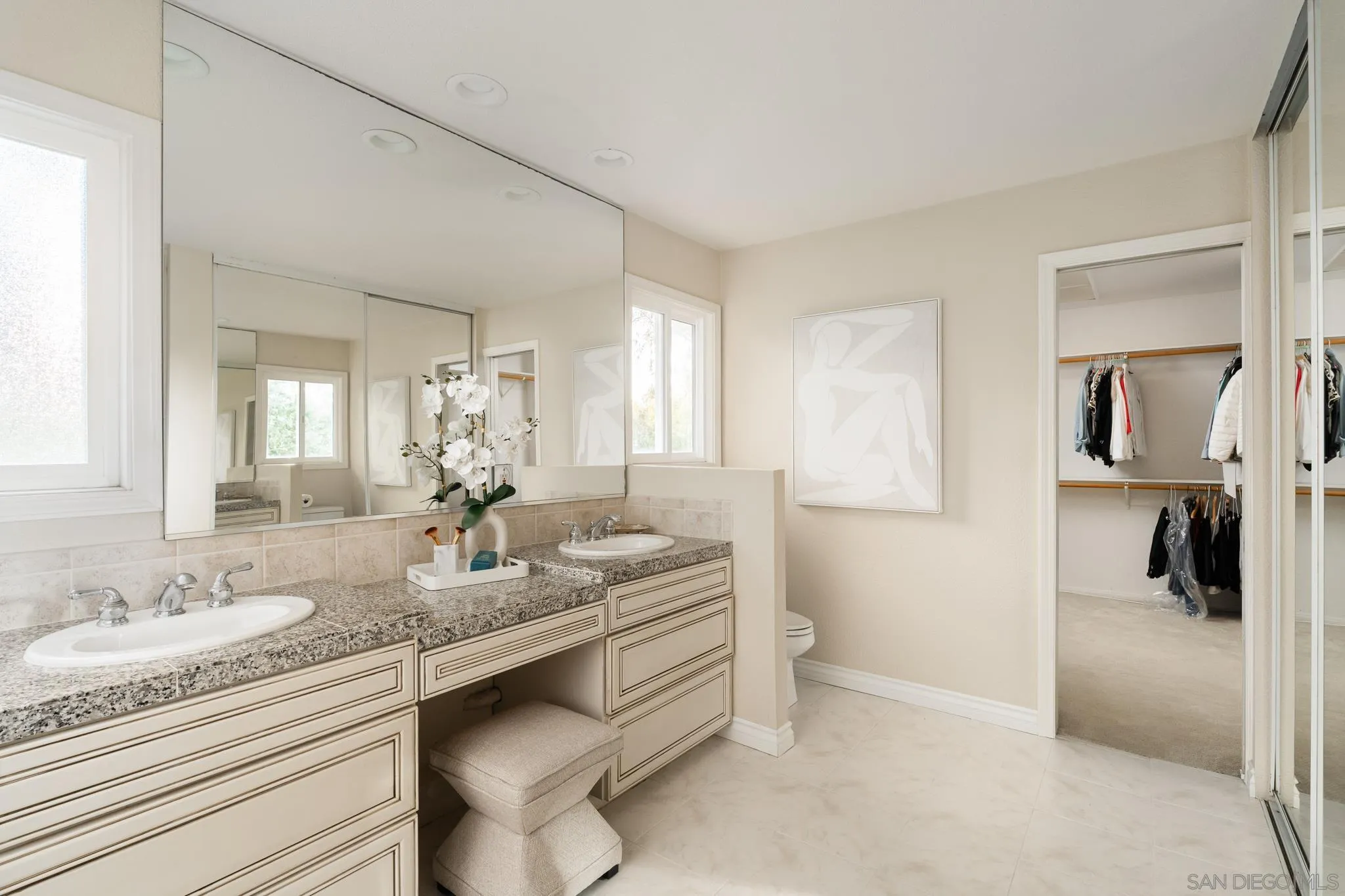 https://cdn.realtyfeed.com/cdn/127/260004794/657f09ad80bddbff8827de685f798a8c.webp