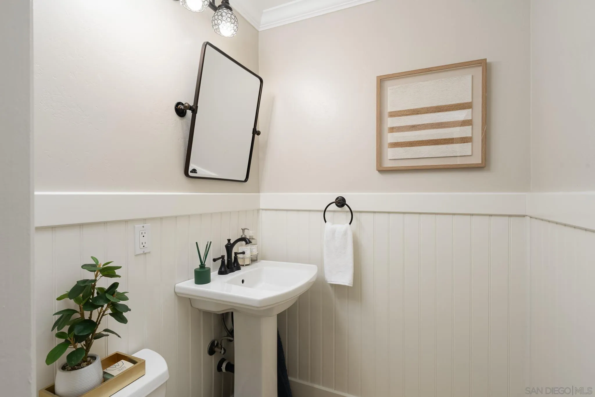 https://cdn.realtyfeed.com/cdn/127/260004794/b3db015e79f1a215f757a509f60ee063.webp