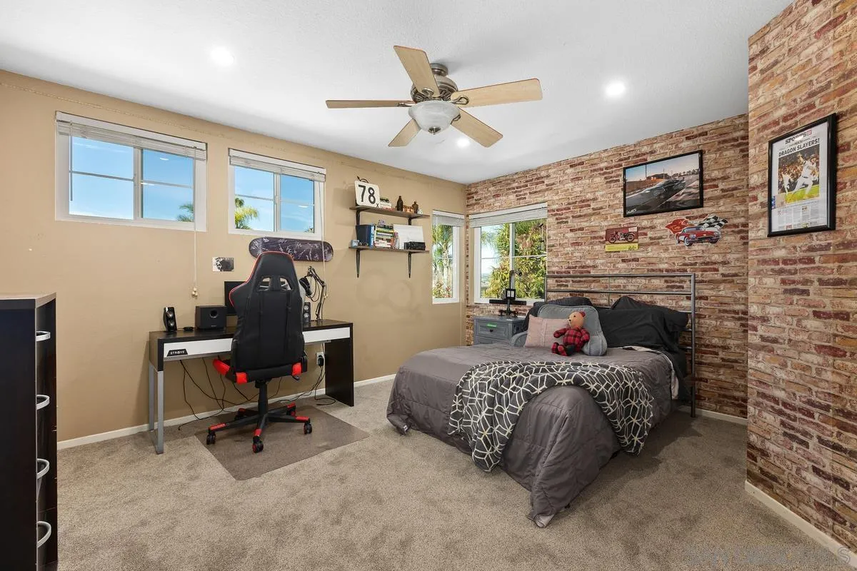 https://cdn.realtyfeed.com/cdn/127/260004796/d4a13de3b1b52475ad45cc27ff993ed9.webp