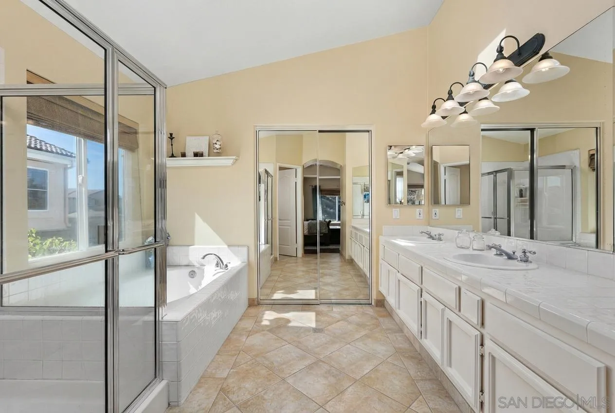 https://cdn.realtyfeed.com/cdn/127/260004796/f0e2985015b544835df62ea38854c811.webp