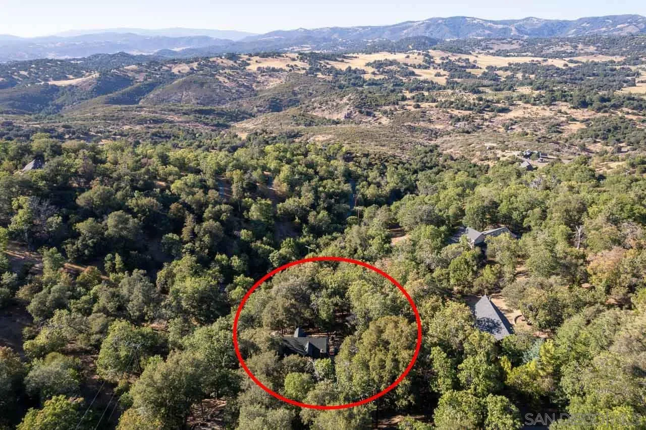 https://cdn.realtyfeed.com/cdn/127/260004797/bd819a21be8ea043223852293da96e12.webp