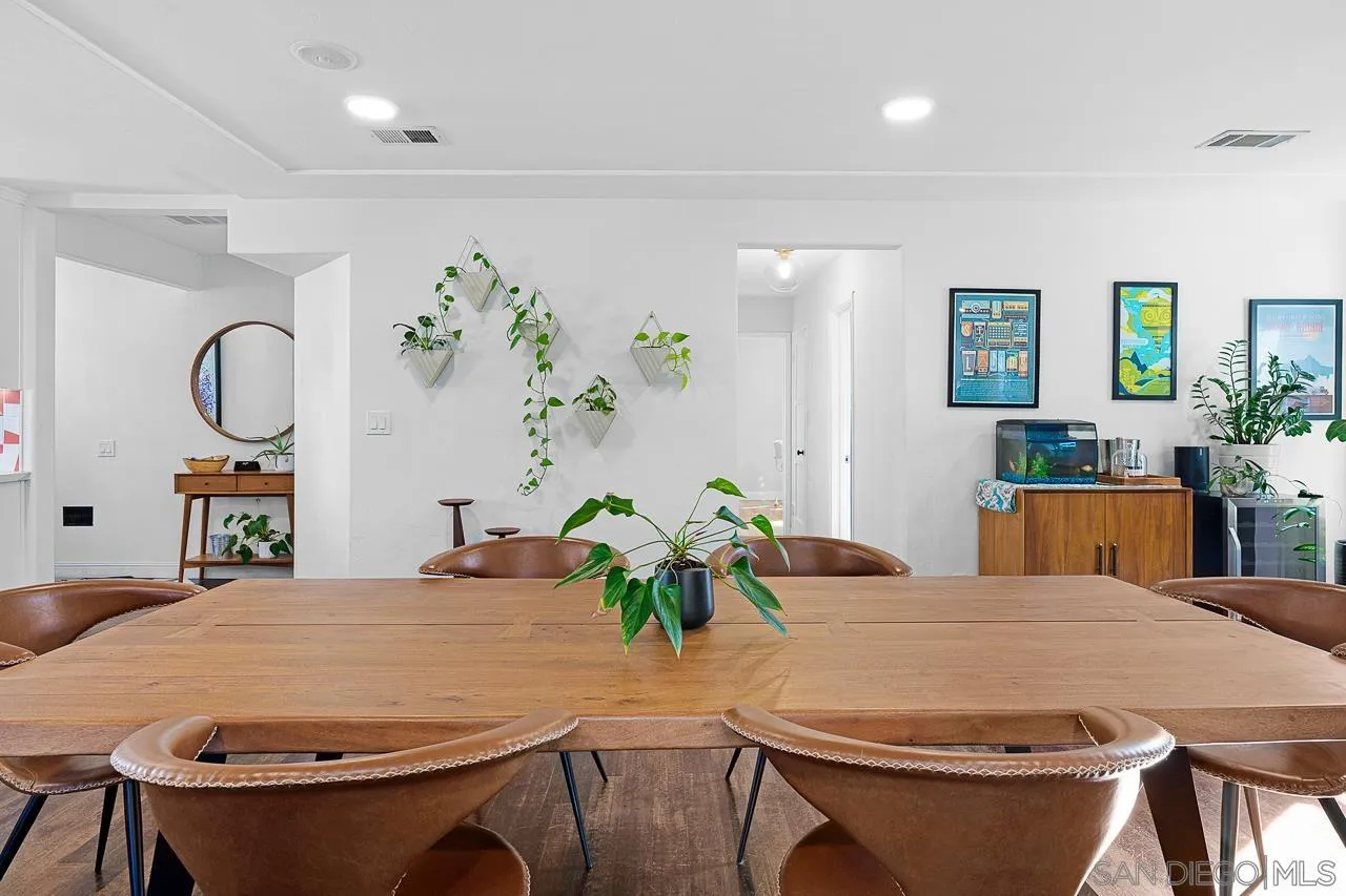 https://cdn.realtyfeed.com/cdn/127/260004804/2d2e04bfeb4fabad1b206e7624444ccd.webp
