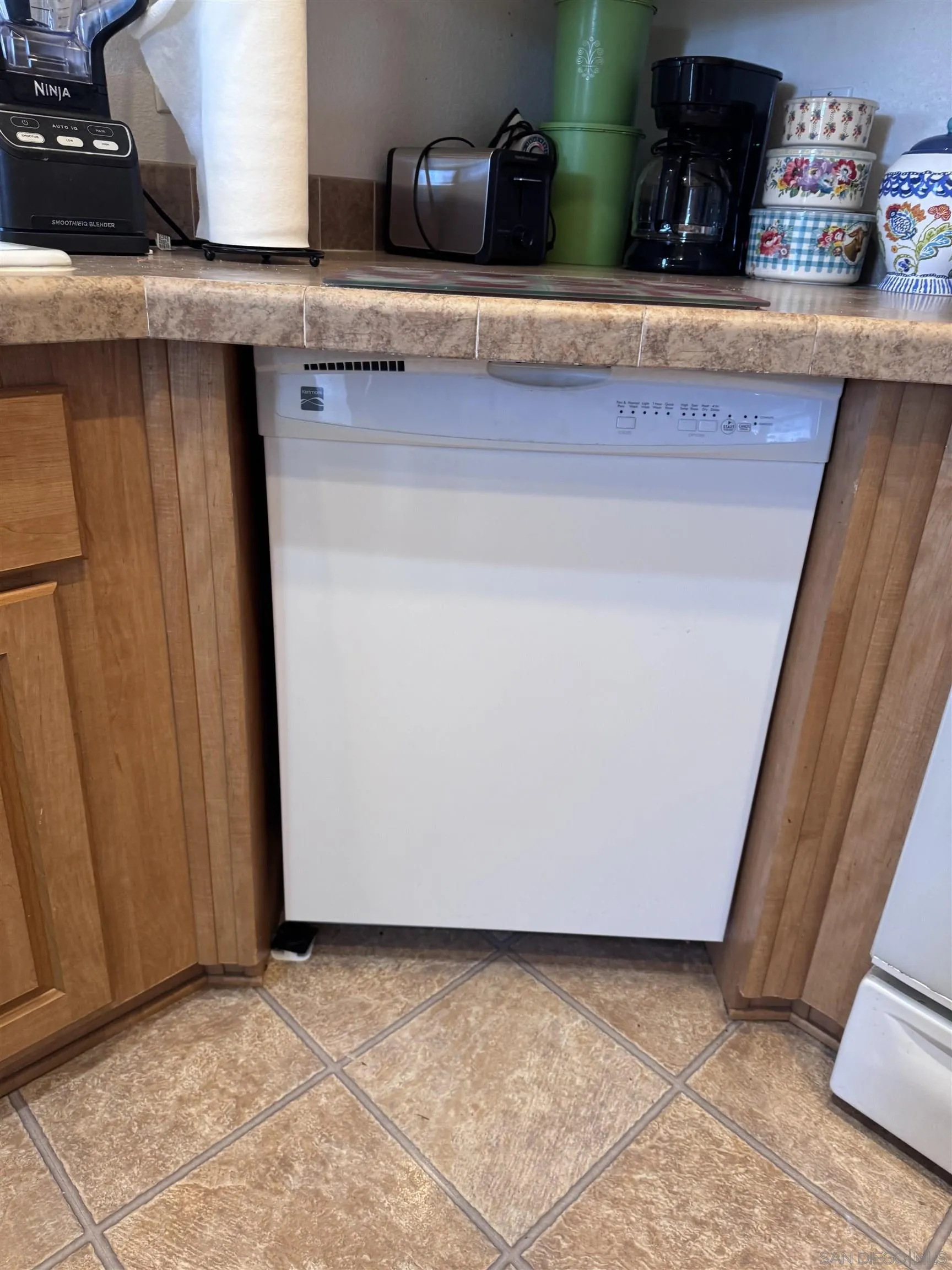https://cdn.realtyfeed.com/cdn/127/260004808/746266028f1ec7b1067f9bedfc8de4fe.webp