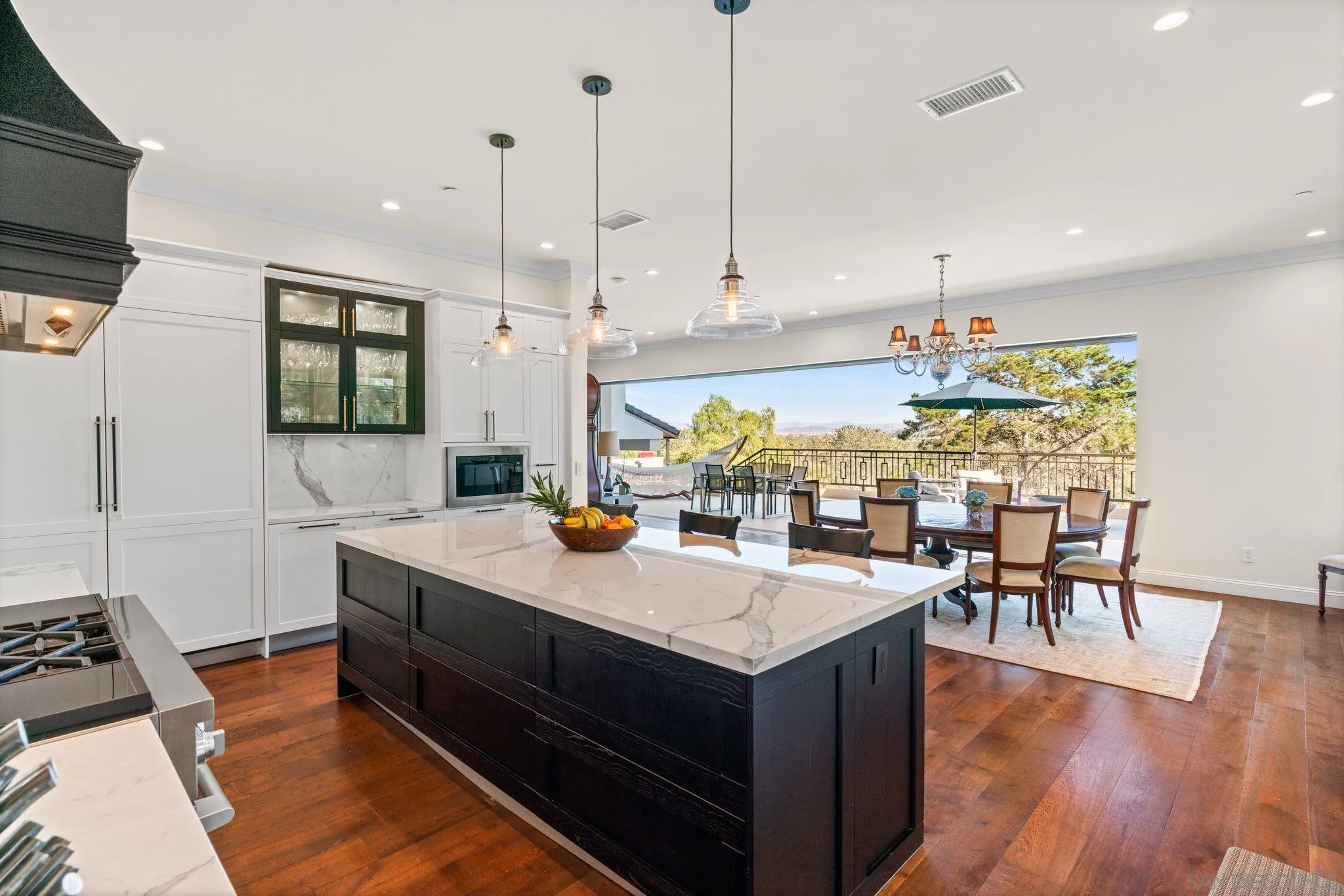 https://cdn.realtyfeed.com/cdn/127/260004810/75f9599fbb1419891d6eb06c9f23418b.webp