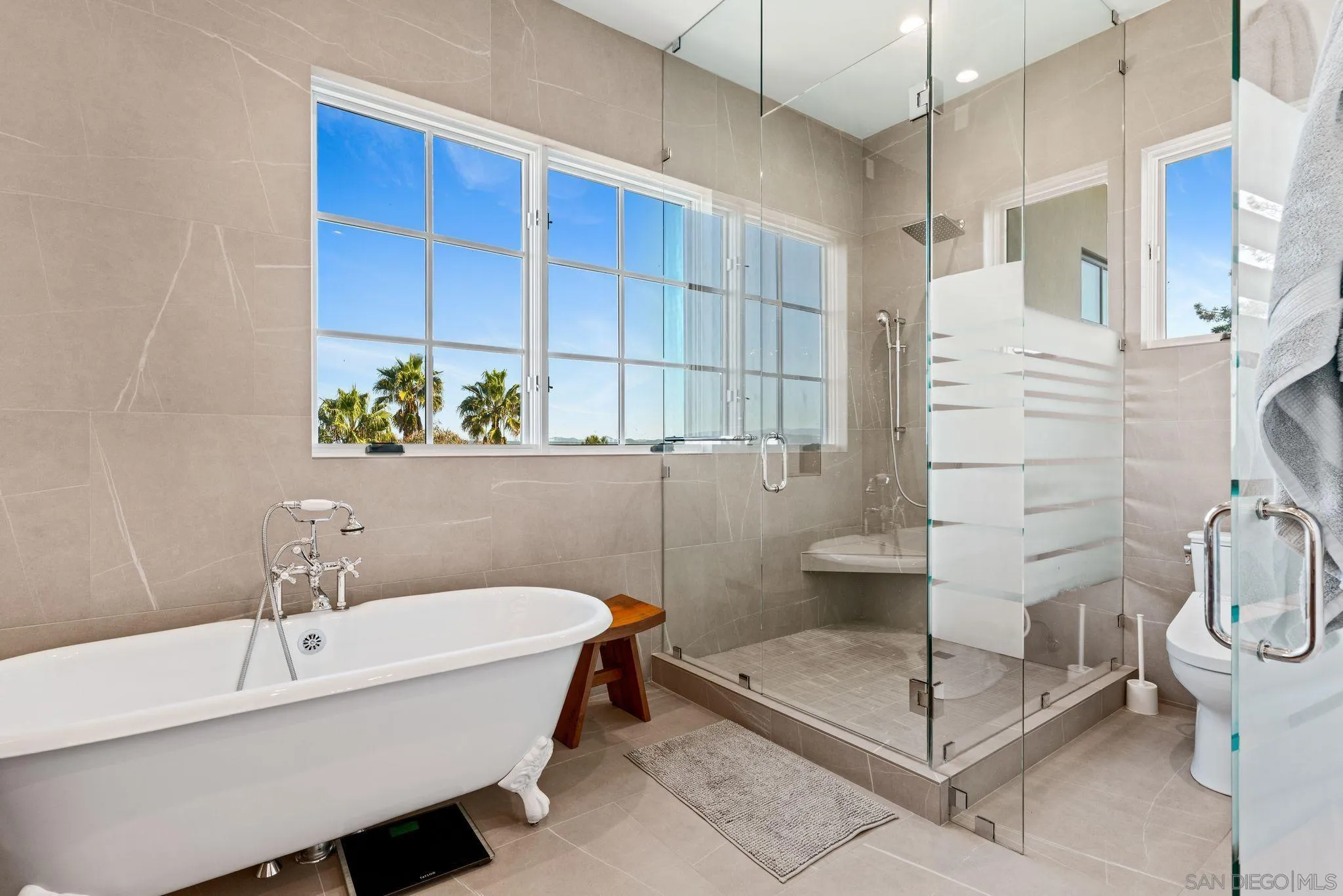 https://cdn.realtyfeed.com/cdn/127/260004810/9debb63475f44af80d9358aba17f45db.webp