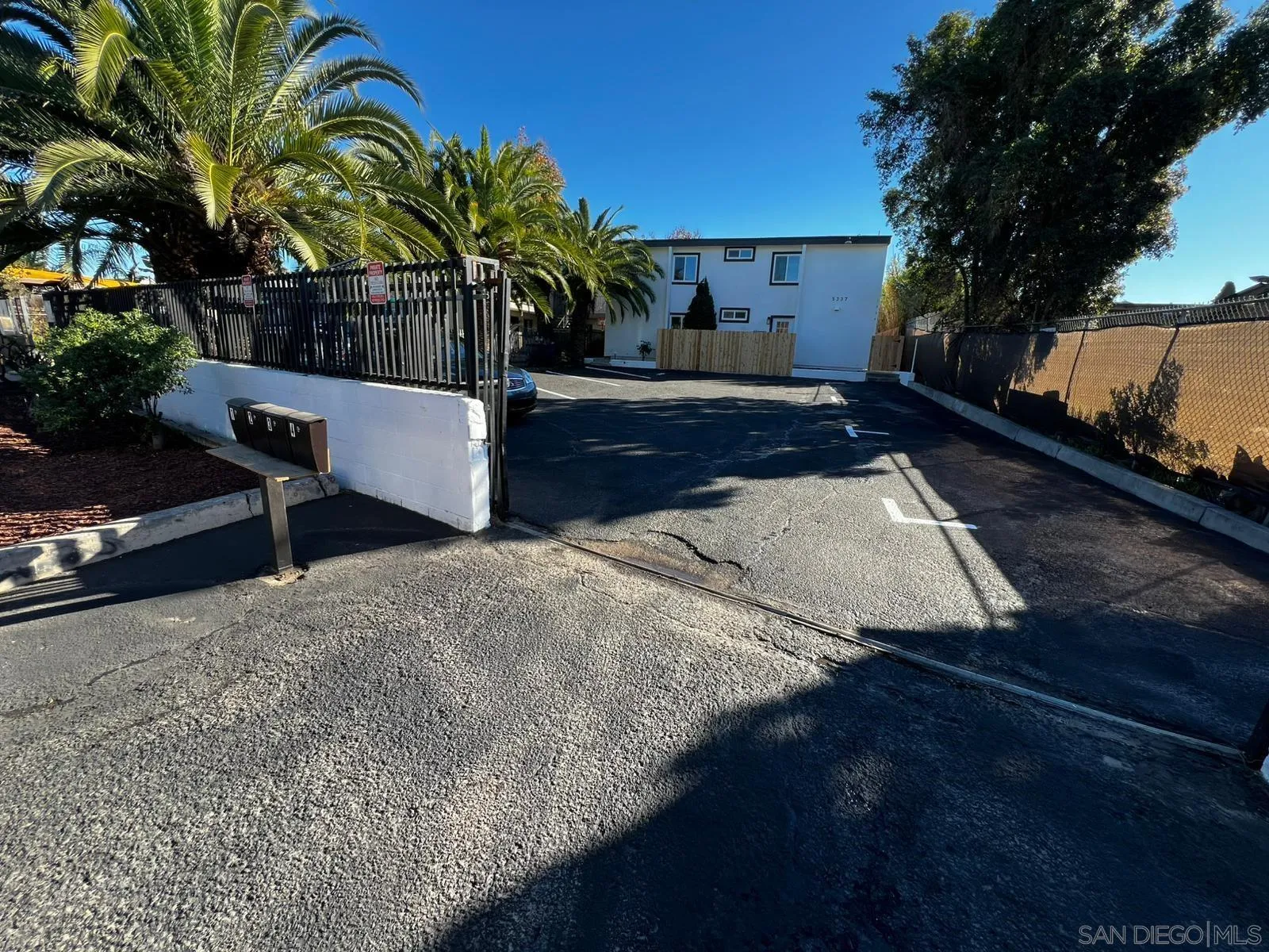 5337 Groveland Dr