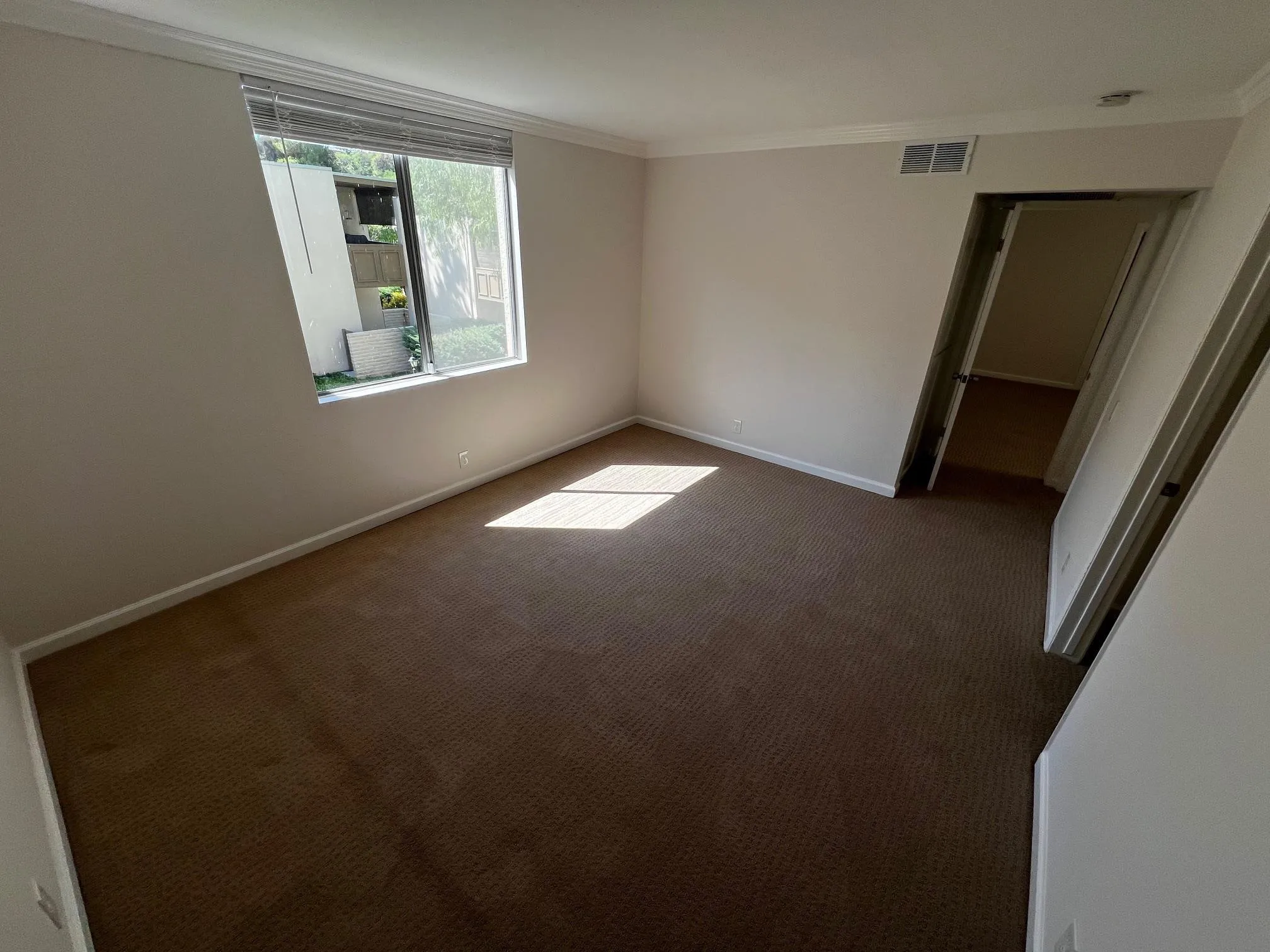 https://cdn.realtyfeed.com/cdn/127/260004820/1c6a741e511621f43d43096f688cd5c0.webp