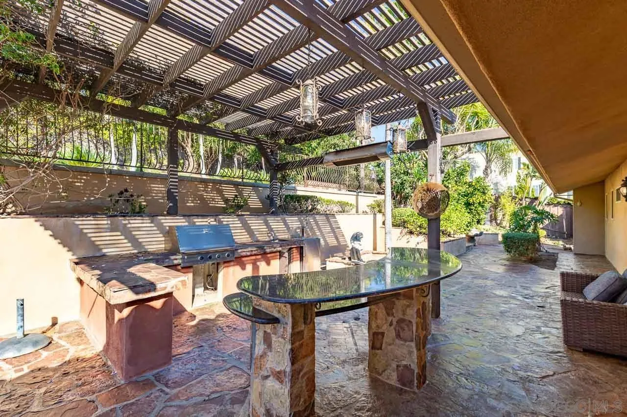 https://cdn.realtyfeed.com/cdn/127/260004822/e7c47a902677b52d091002b21d51f3ee.webp