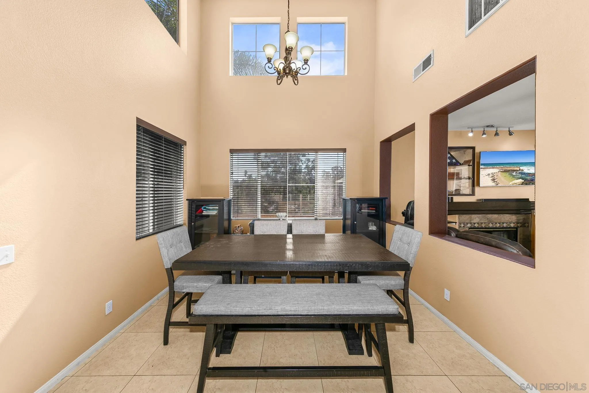 https://cdn.realtyfeed.com/cdn/127/260004835/160009a3529d55543536696c9b107272.webp
