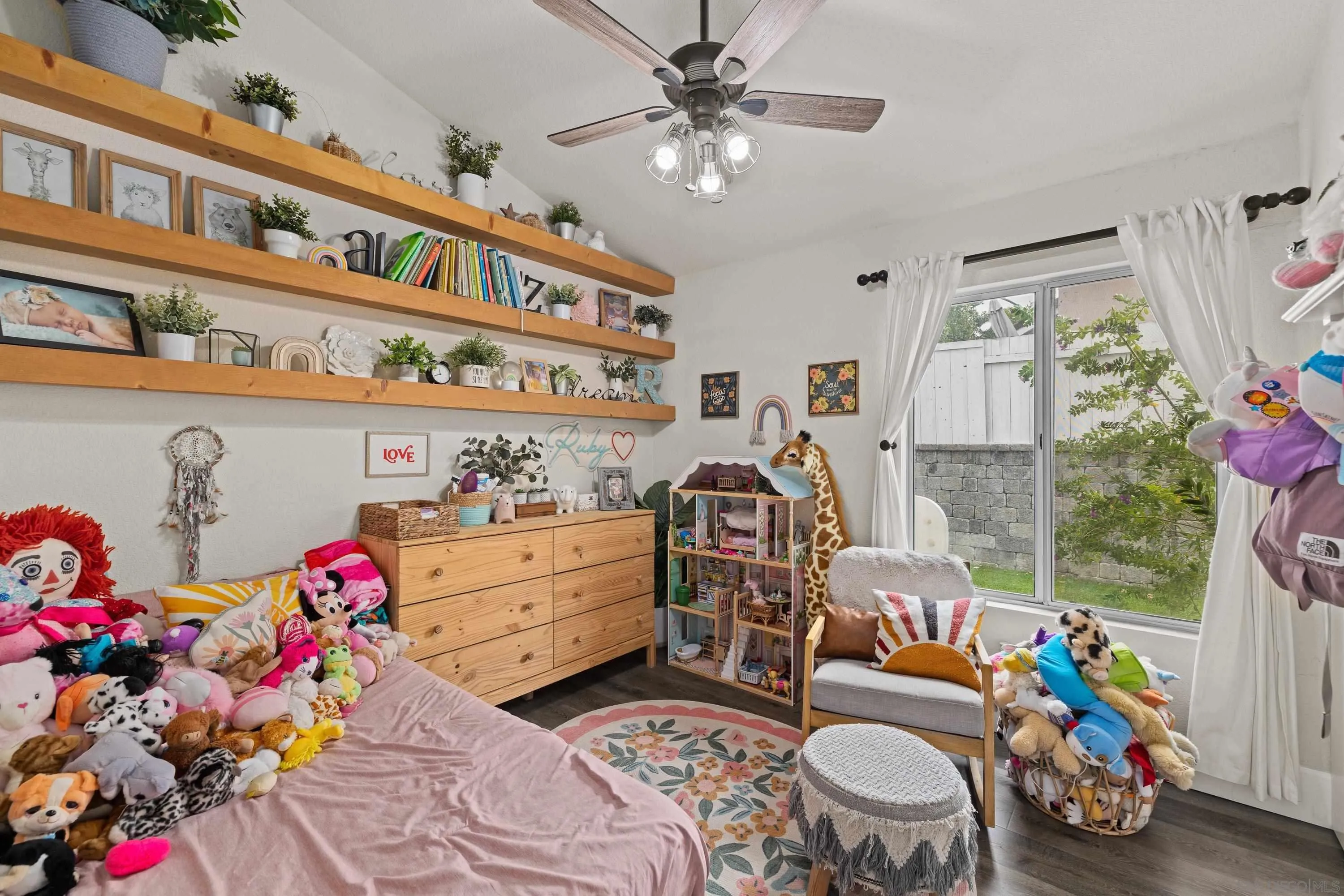 https://cdn.realtyfeed.com/cdn/127/260004836/8048755f6151baea0fc79064b10d5b56.webp