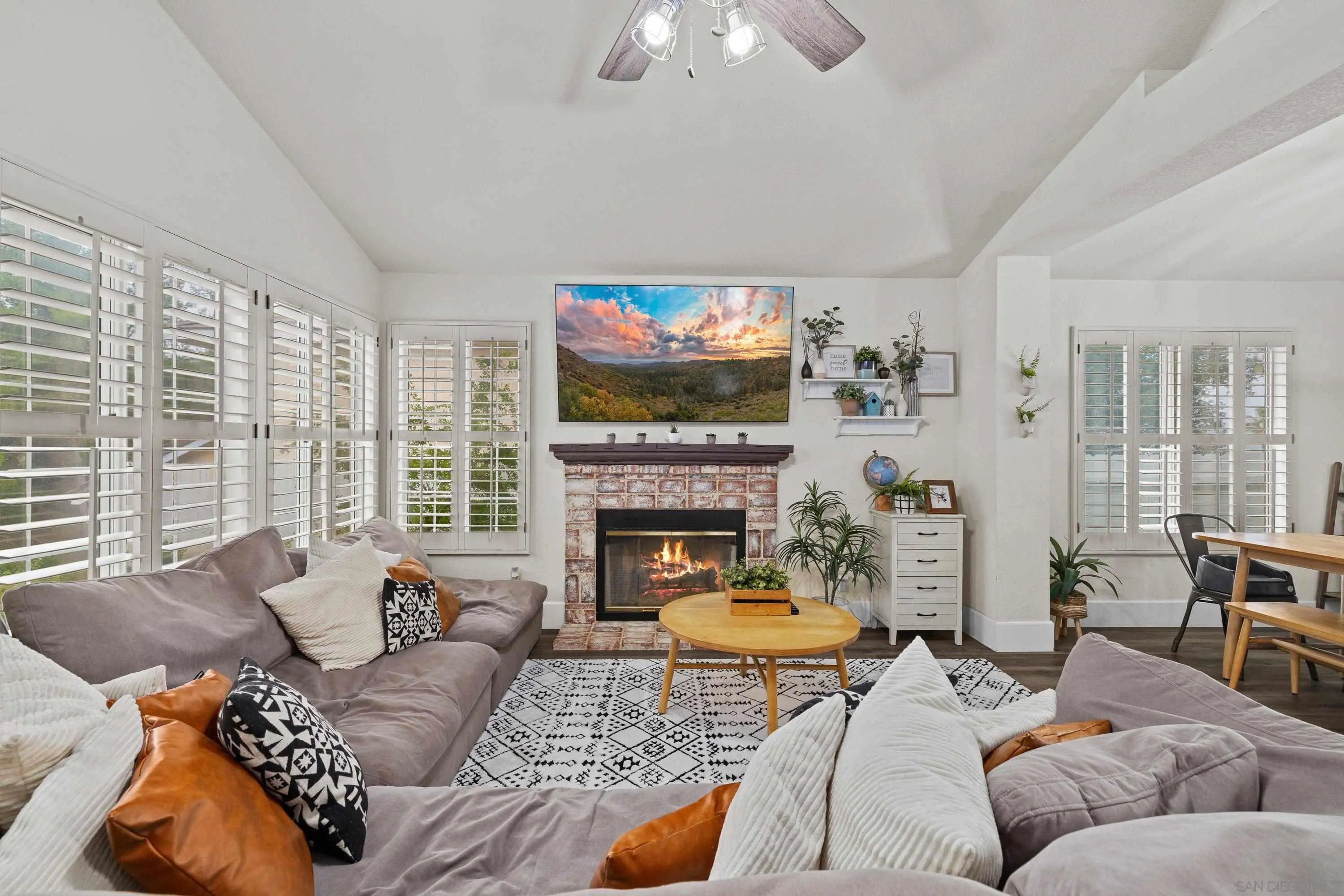 https://cdn.realtyfeed.com/cdn/127/260004836/c3bd97857ab9aebc611c1b06e6048266.webp