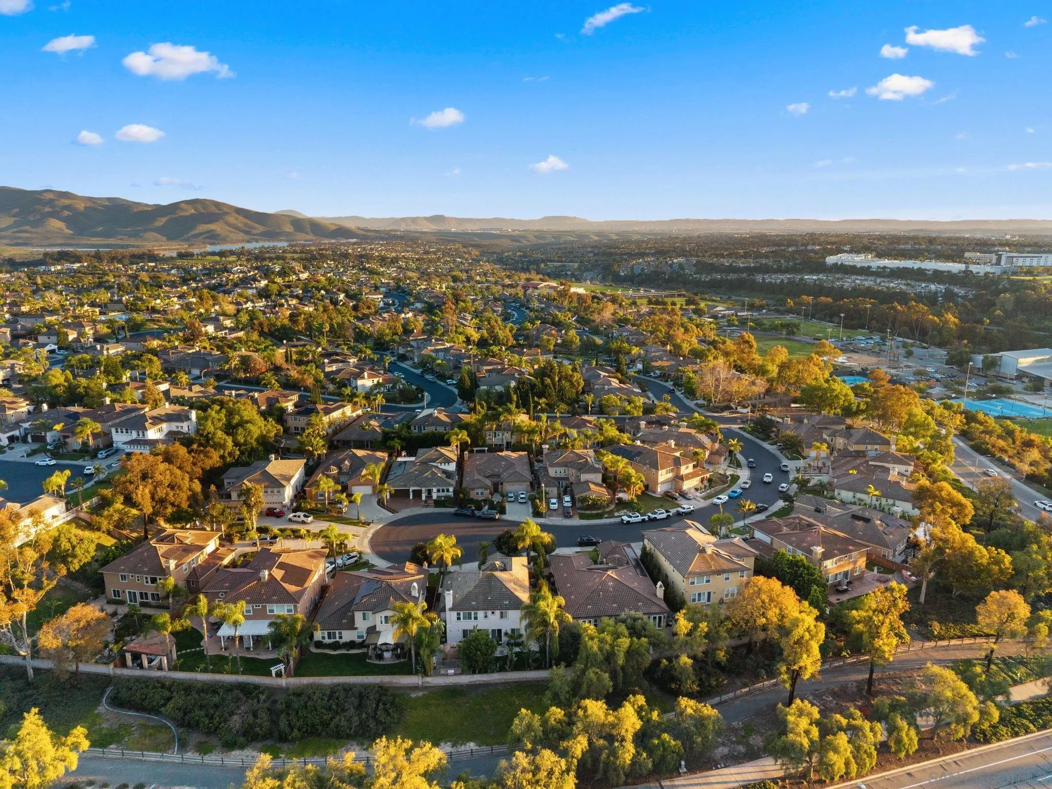 https://cdn.realtyfeed.com/cdn/127/260004837/8facc8a9c295fe9ec6e571229a969b61.webp