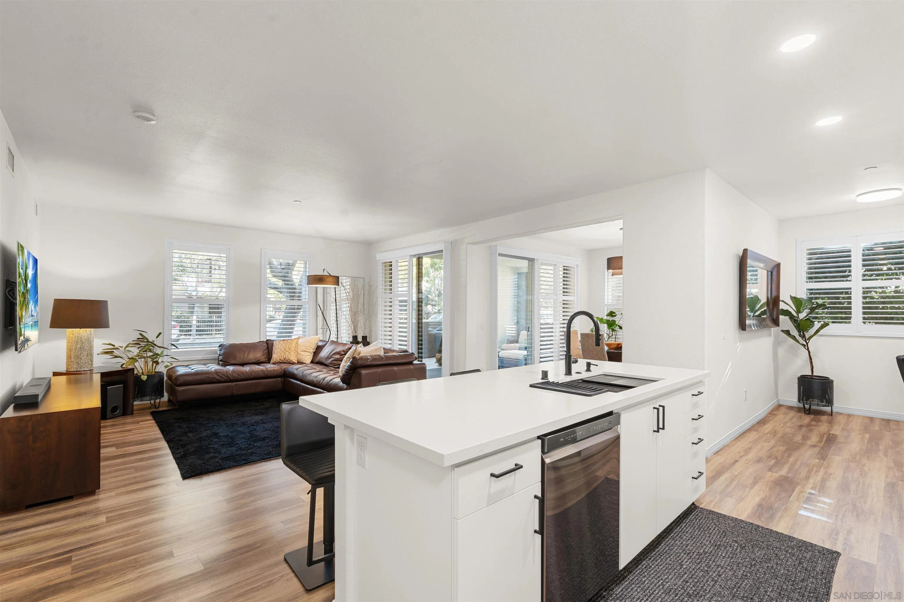 Photo #1: 260004846 Listing: Photo #1