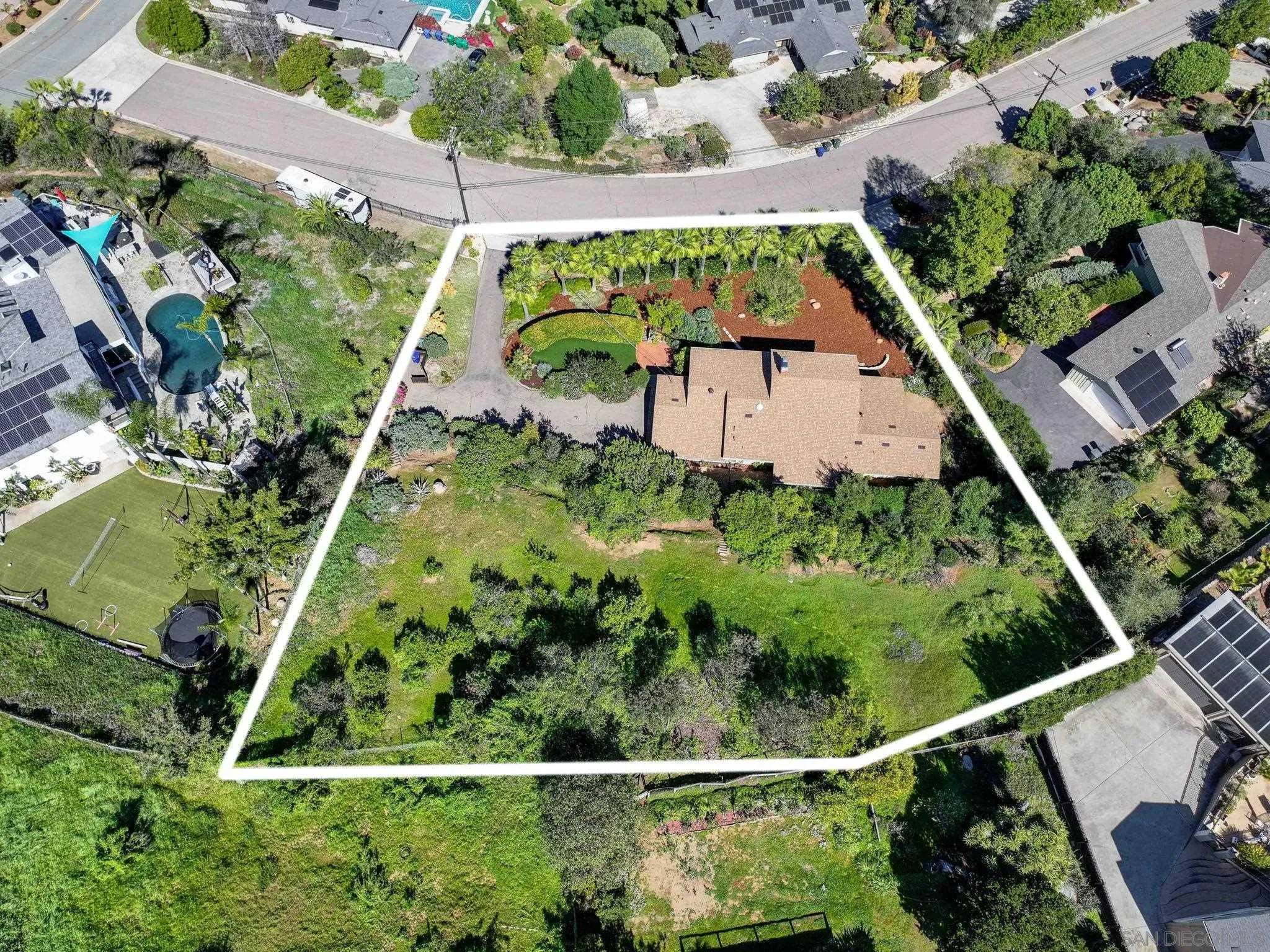 https://cdn.realtyfeed.com/cdn/127/260004849/1daf8fc14f1cad4278dd5b27c6929848.webp
