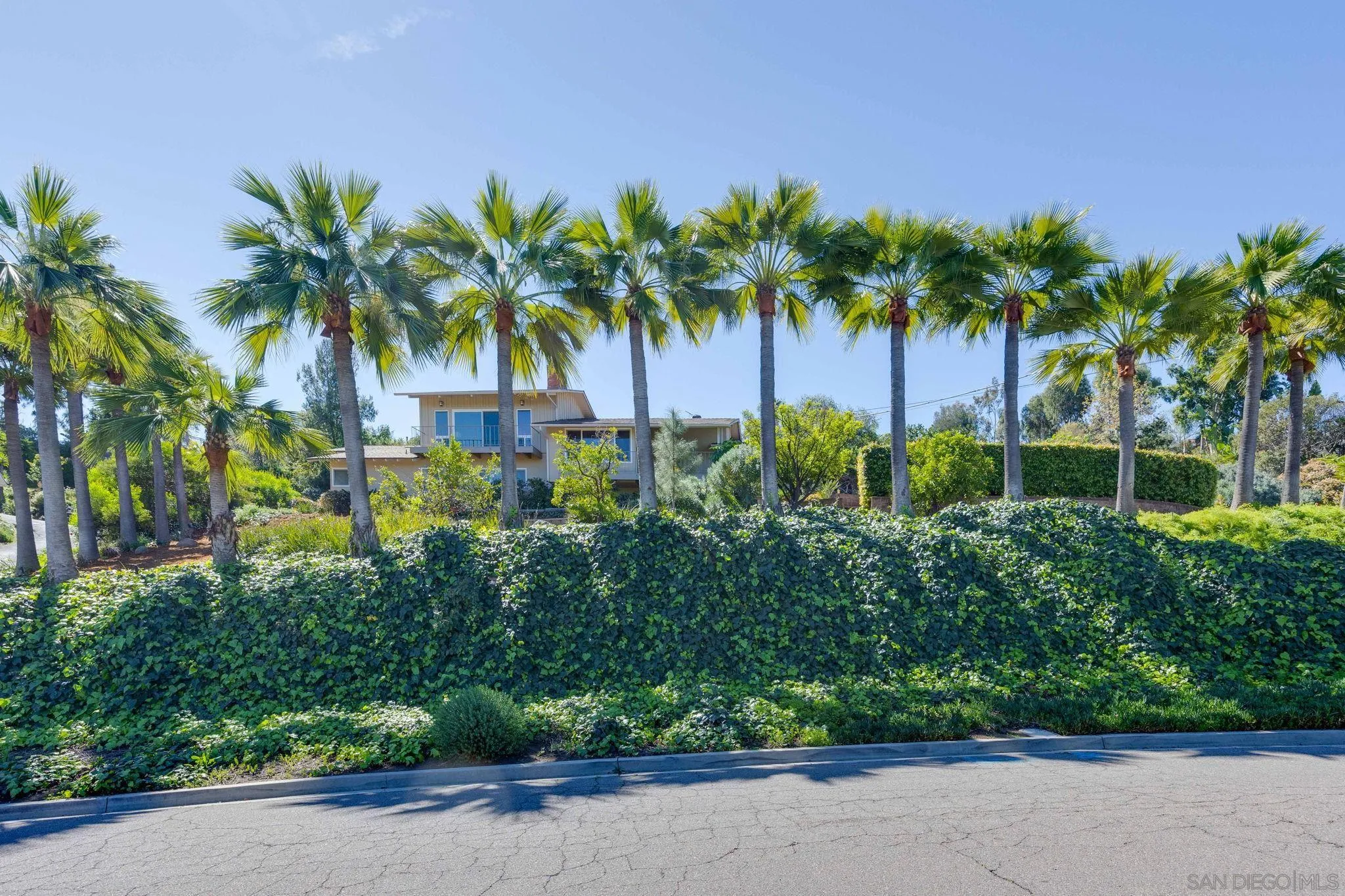 https://cdn.realtyfeed.com/cdn/127/260004849/a77833c7b5666f54467bc68bc3bf2105.webp