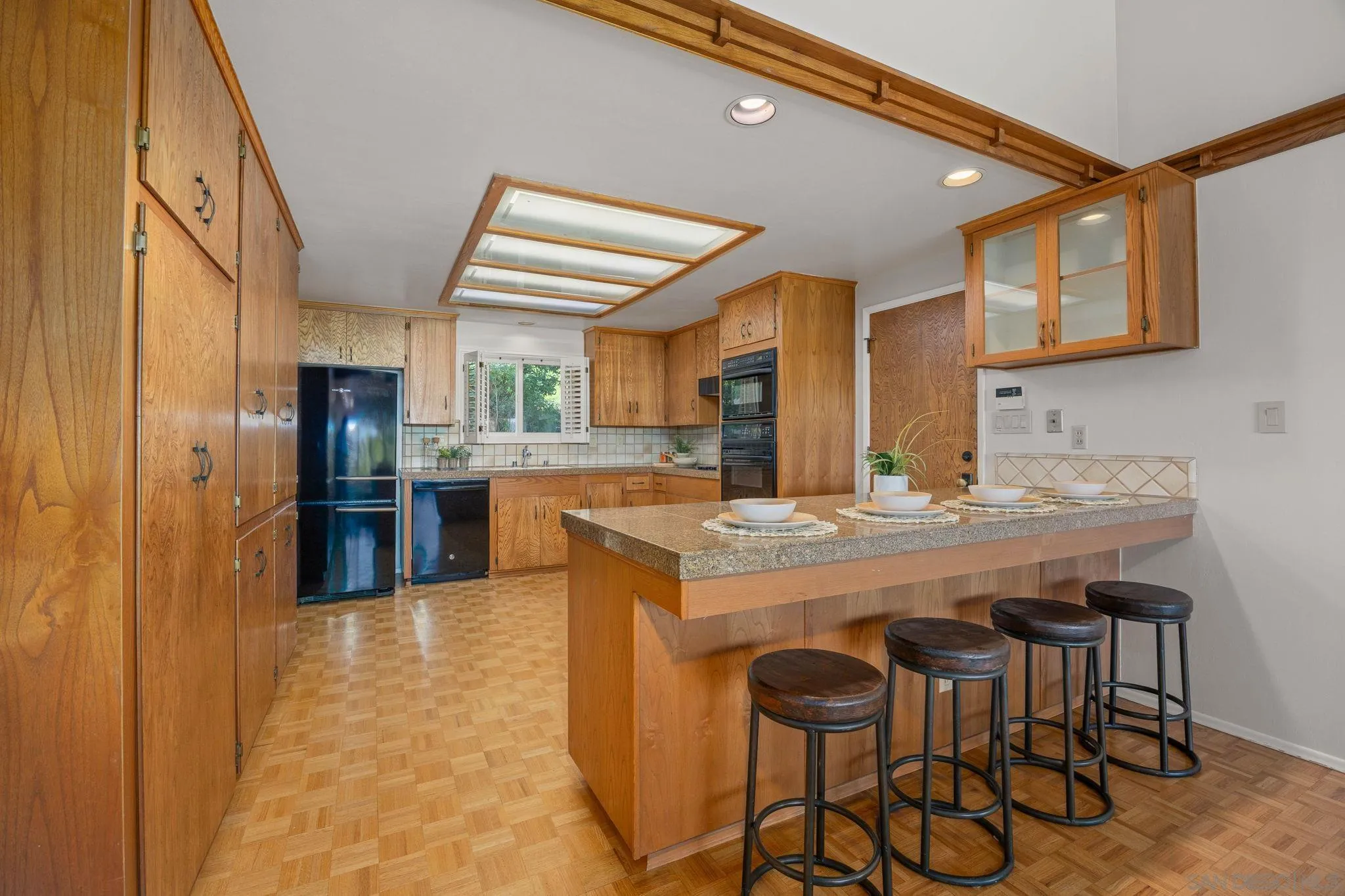https://cdn.realtyfeed.com/cdn/127/260004849/f153784bc41d7ac21c9d0db3f31d942d.webp