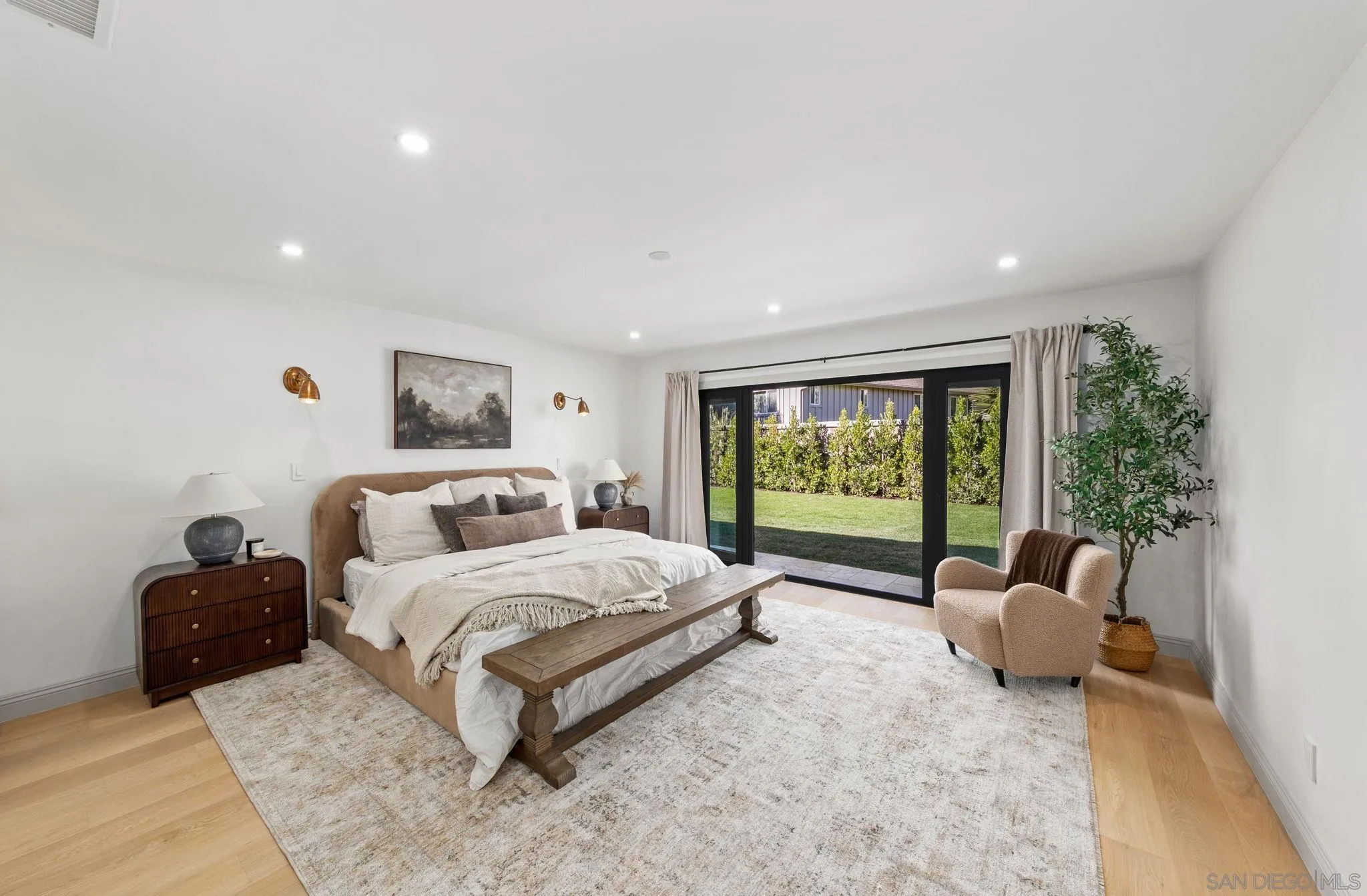 https://cdn.realtyfeed.com/cdn/127/260004851/1e8622900fe2957f260406ecb108d003.webp