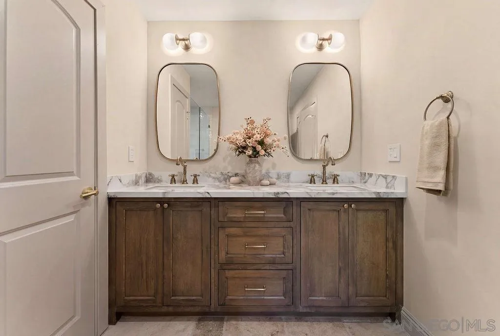 https://cdn.realtyfeed.com/cdn/127/260004851/75a69655a0f52c4cf0a60b4525693b40.webp