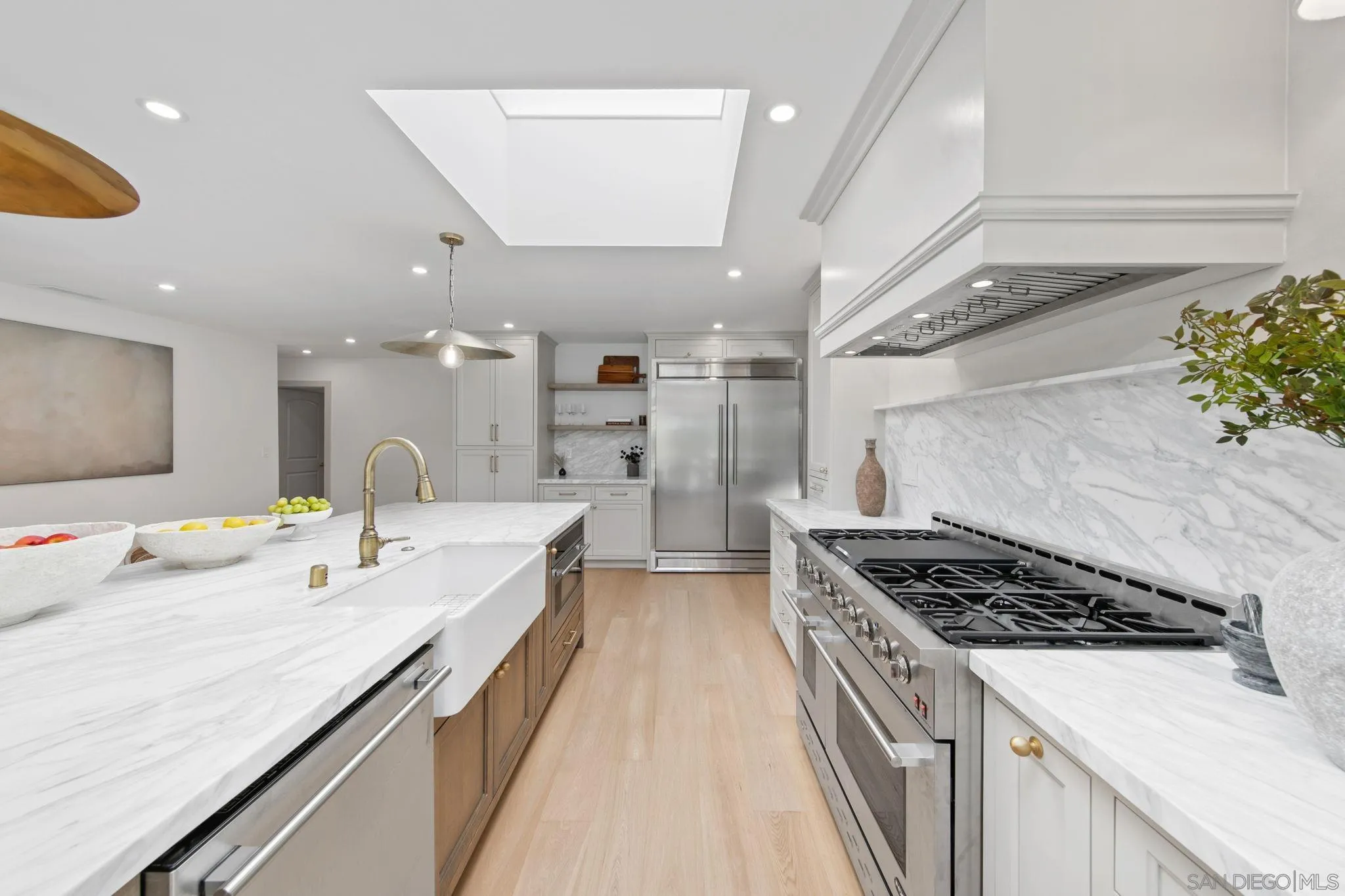 https://cdn.realtyfeed.com/cdn/127/260004851/7bc96b95506e508a9ed4aae240f6d857.webp