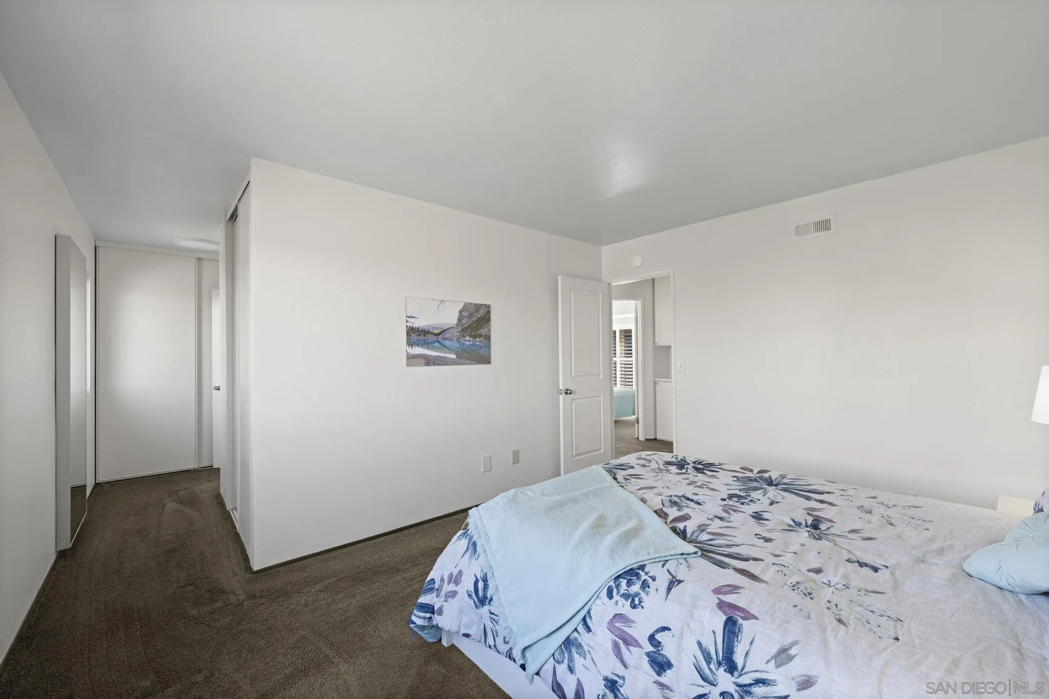 Photo #12: 260004854 Listing: Photo #12