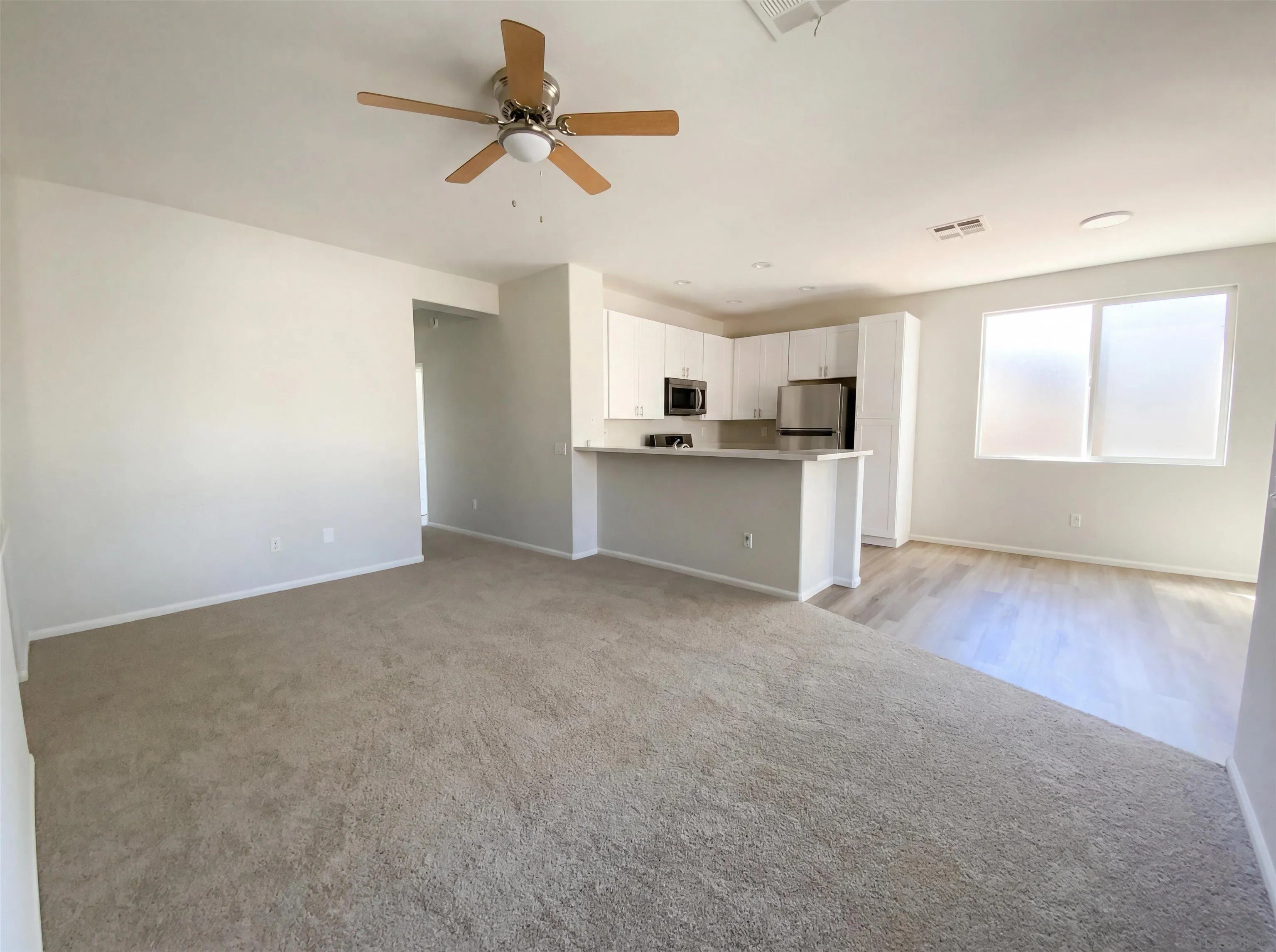 https://cdn.realtyfeed.com/cdn/127/260004855/cd50534f3ad2a42b377f54363b5b115b.webp