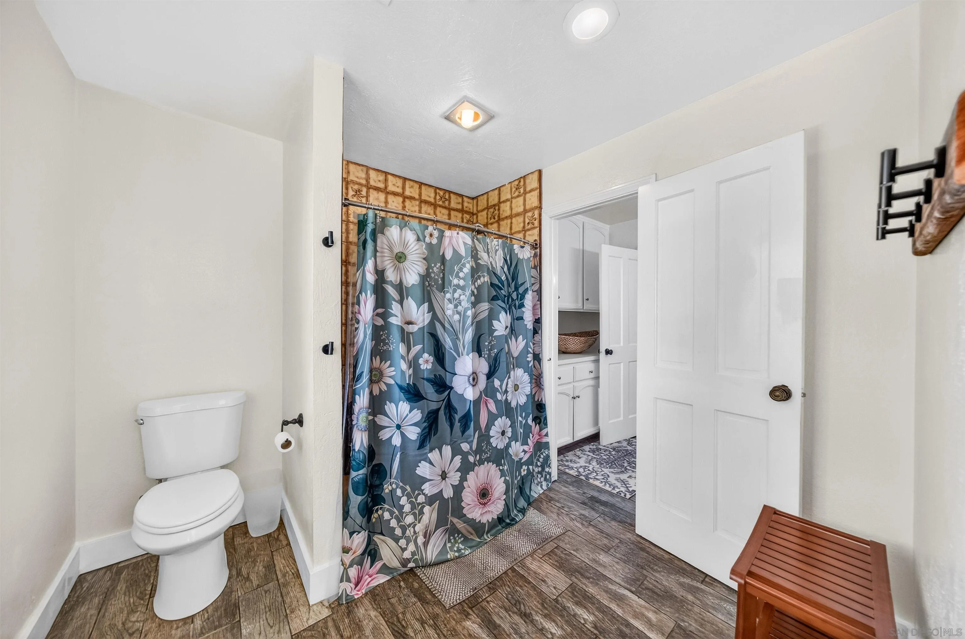 https://cdn.realtyfeed.com/cdn/127/260004856/020e107354a966a647cdb3b218e5f996.webp